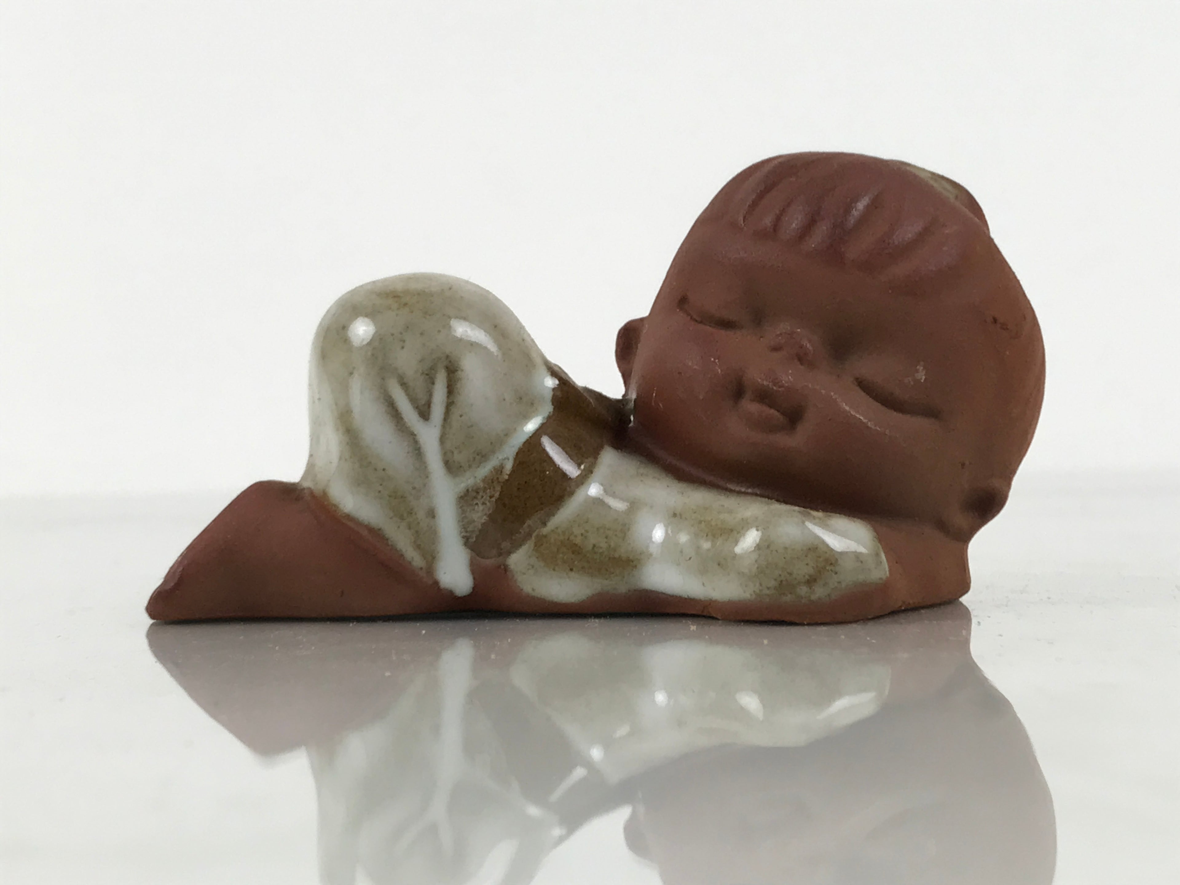 Japanese Seto Ceramic Young Girl Figurine Vtg Child White Kimono Red Clay ST102-AD - Figurine-chidorivintage.com