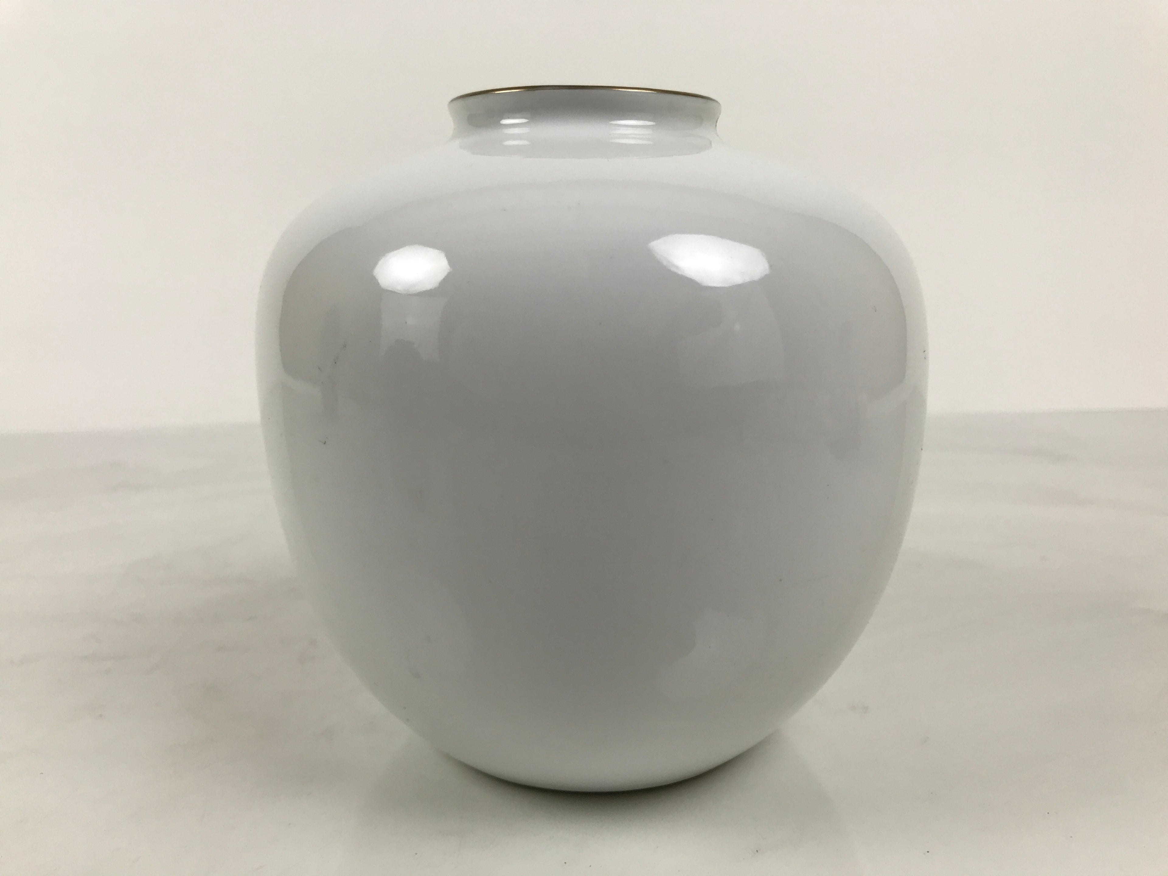 Japanese Porcelain Flower Vase Vtg Ikebana Kabin Floral White Blue Red FK264-KT - Vase-chidorivintage.com