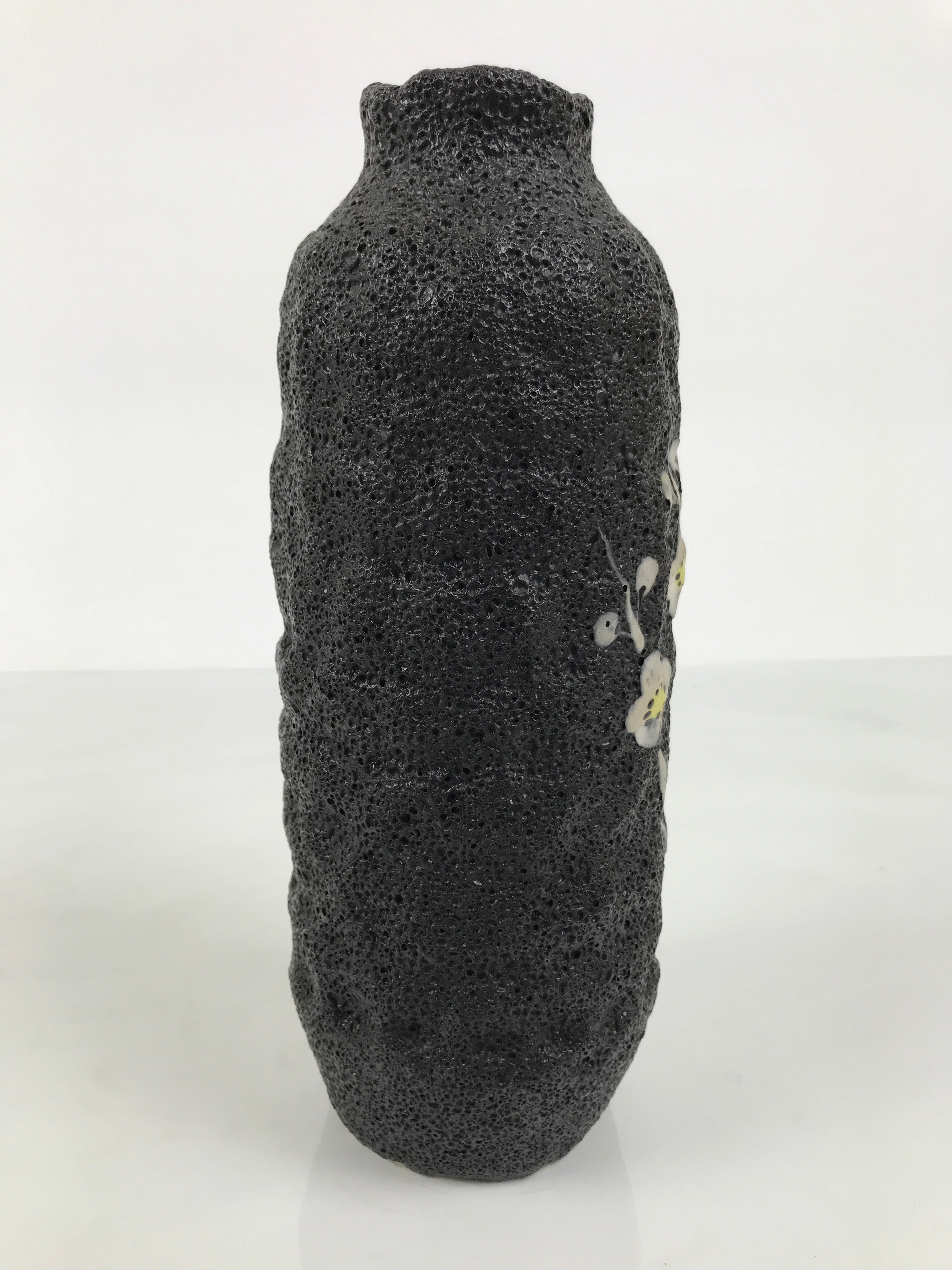 Japanese Ceramic Flower Vase Vtg Ikebana Kabin Lava Black Tall Plum Ume FK265-KT - Vase-chidorivintage.com