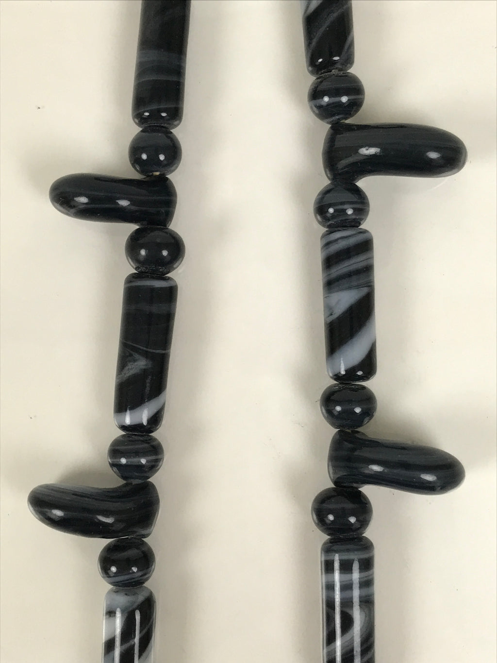 Japanese Glass Beads Necklace Vtg Magatama Trade White Black Marble JZ192-Other OT - Misc-chidorivintage.com