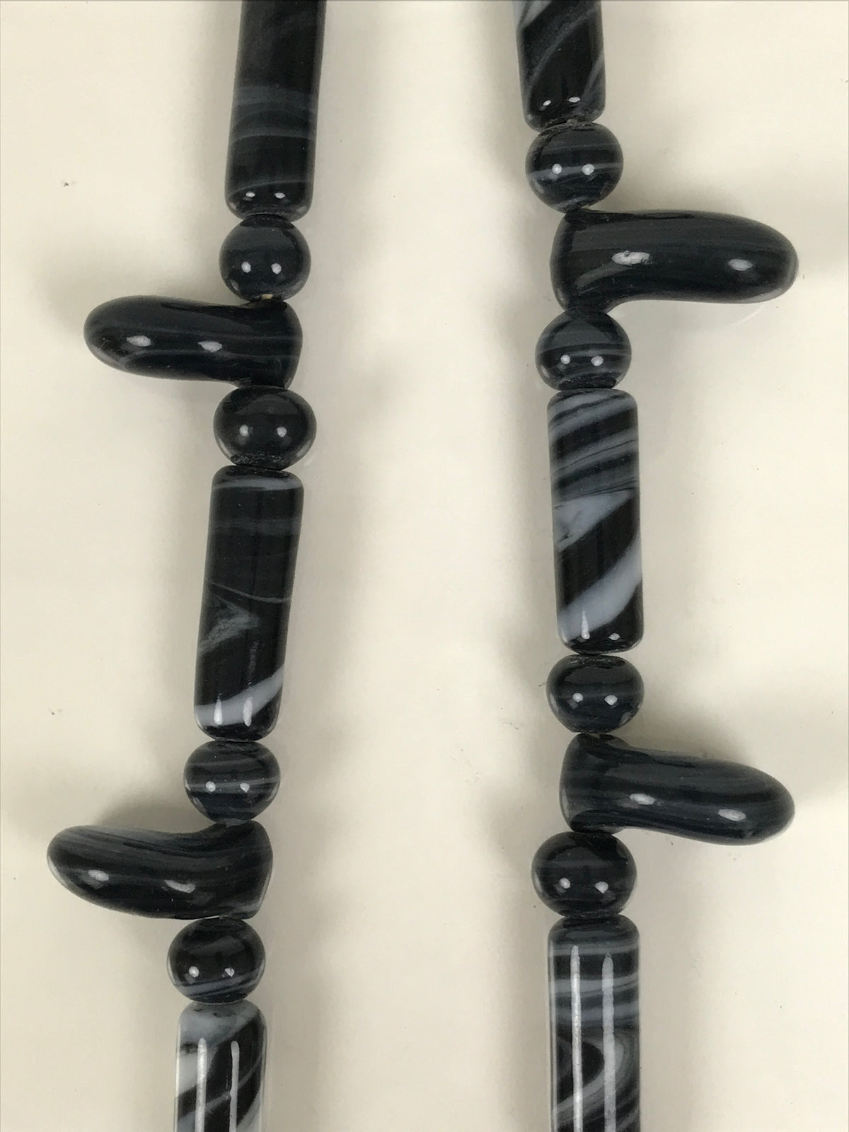 Japanese Glass Beads Necklace Vtg Magatama Trade White Black Marble JZ192-Other OT - Misc-chidorivintage.com