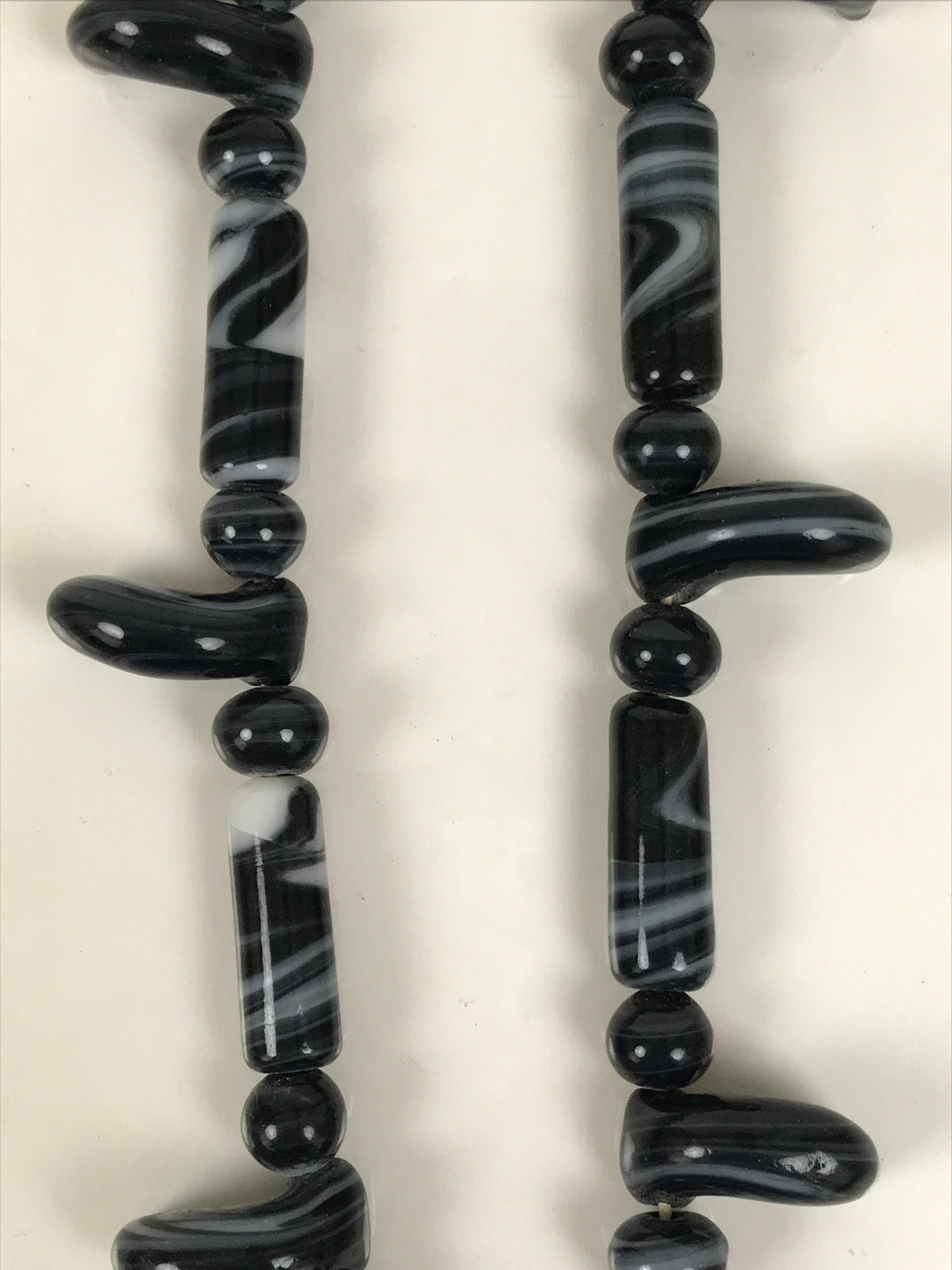 Japanese Glass Beads Necklace Vtg Magatama Trade White Black Marble JZ192-Other OT - Misc-chidorivintage.com