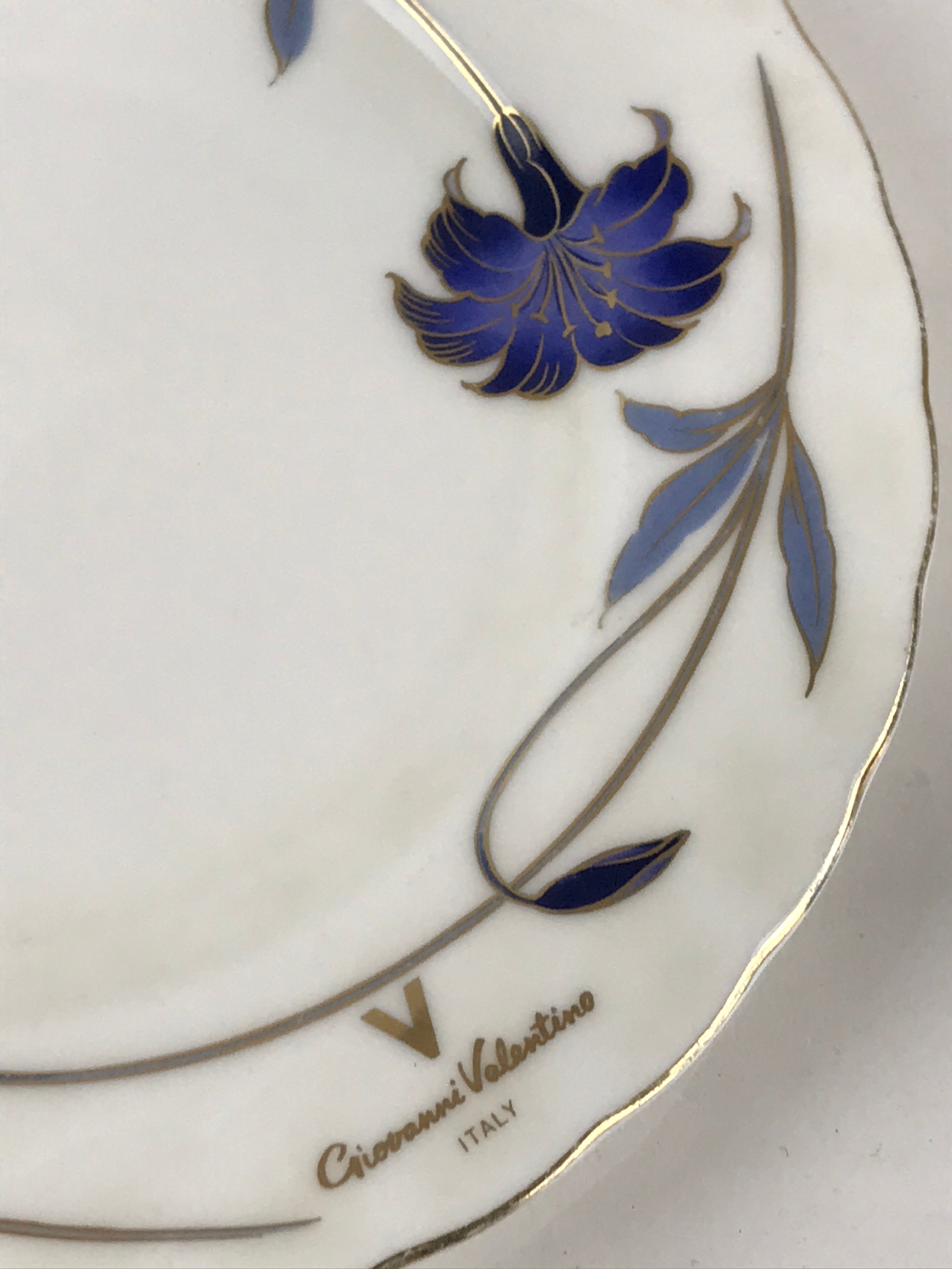 Italian Giovanni Valentino Porcelain Plate Blue Gold Flower Design White PY244