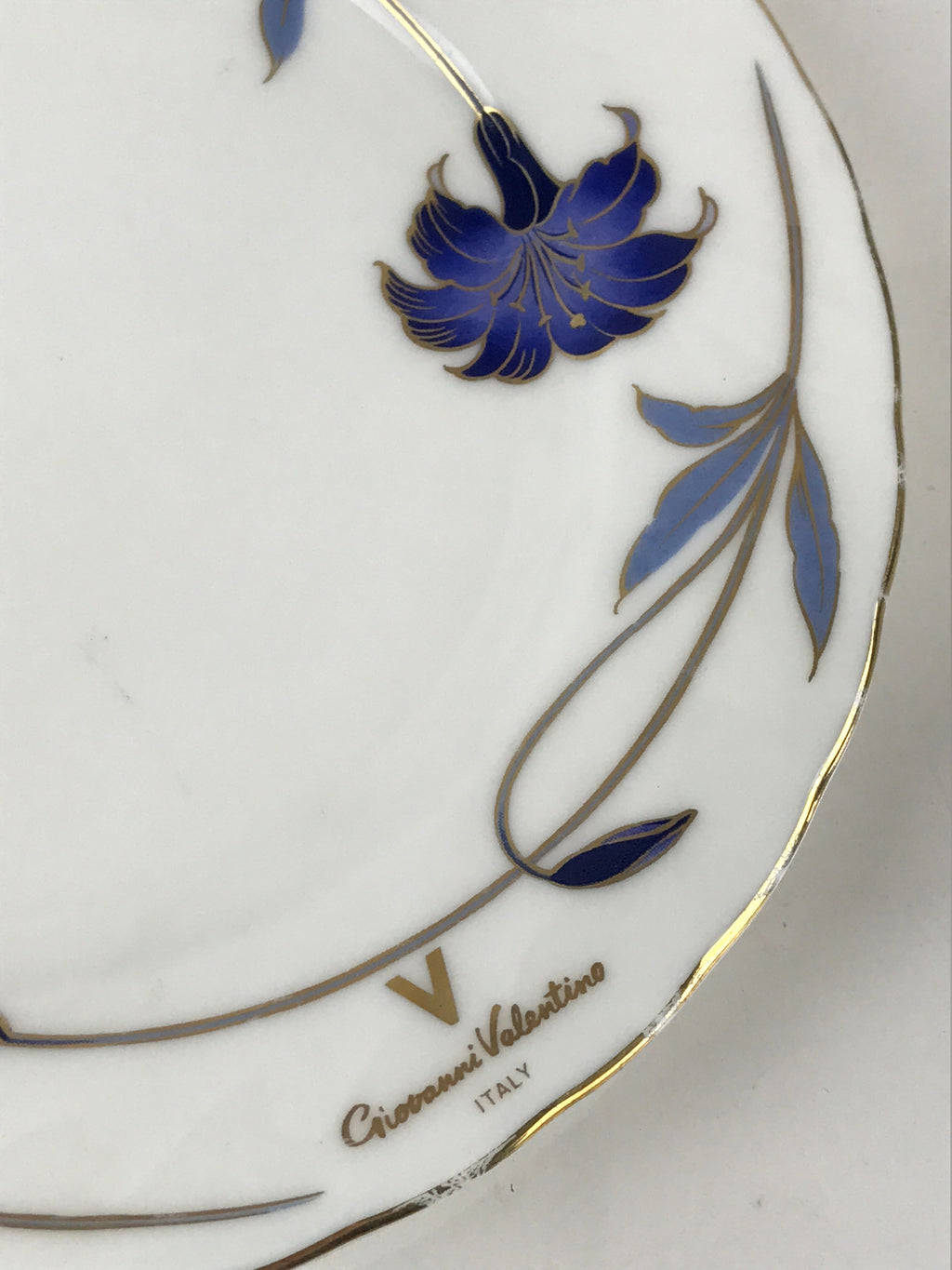Italian Giovanni Valentino Porcelain Plate Blue Gold Flower Design White PY245