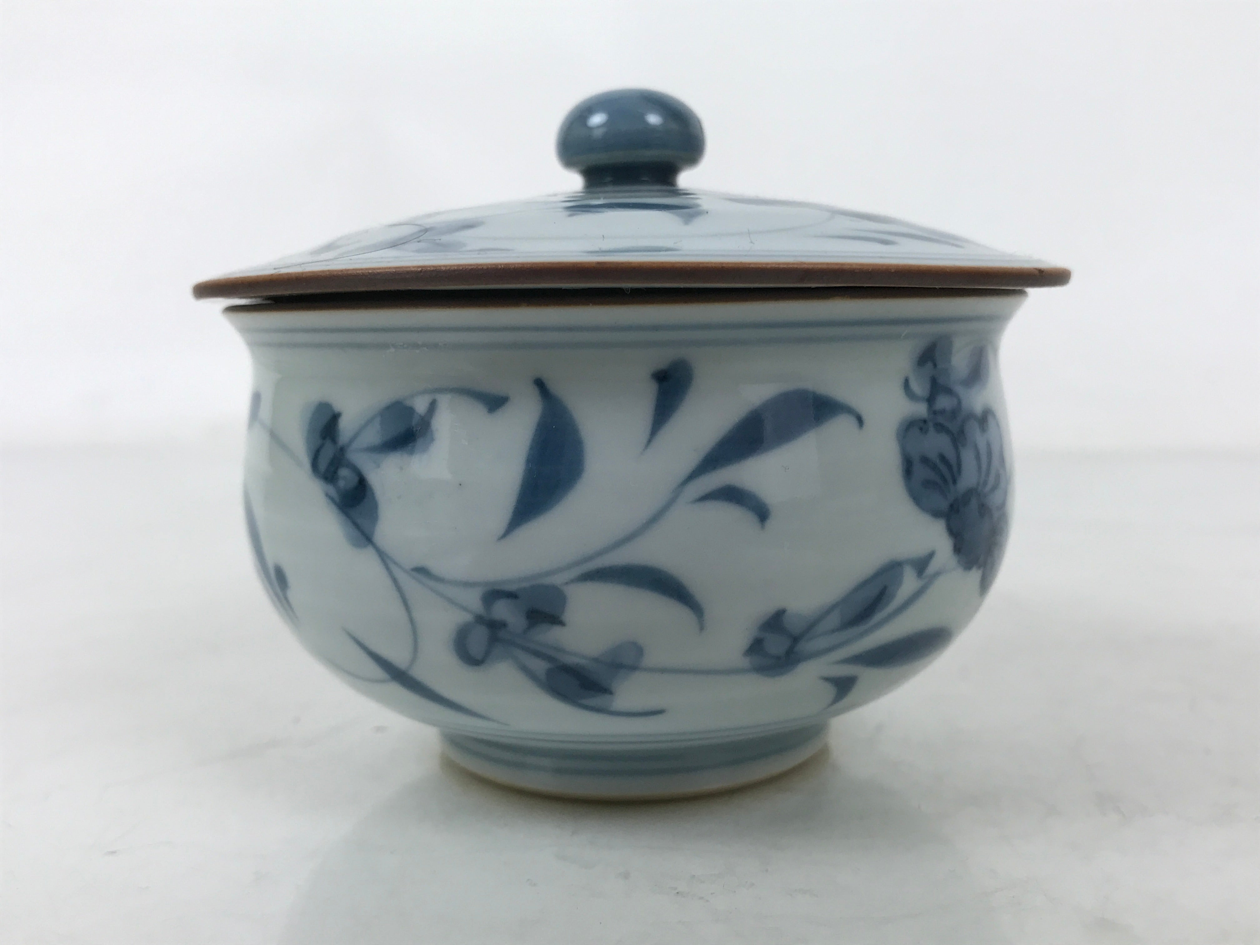 Japanese Arita Porcelain Lidded Teacup Sometsuke Flowers Blue White Yunomi TC602