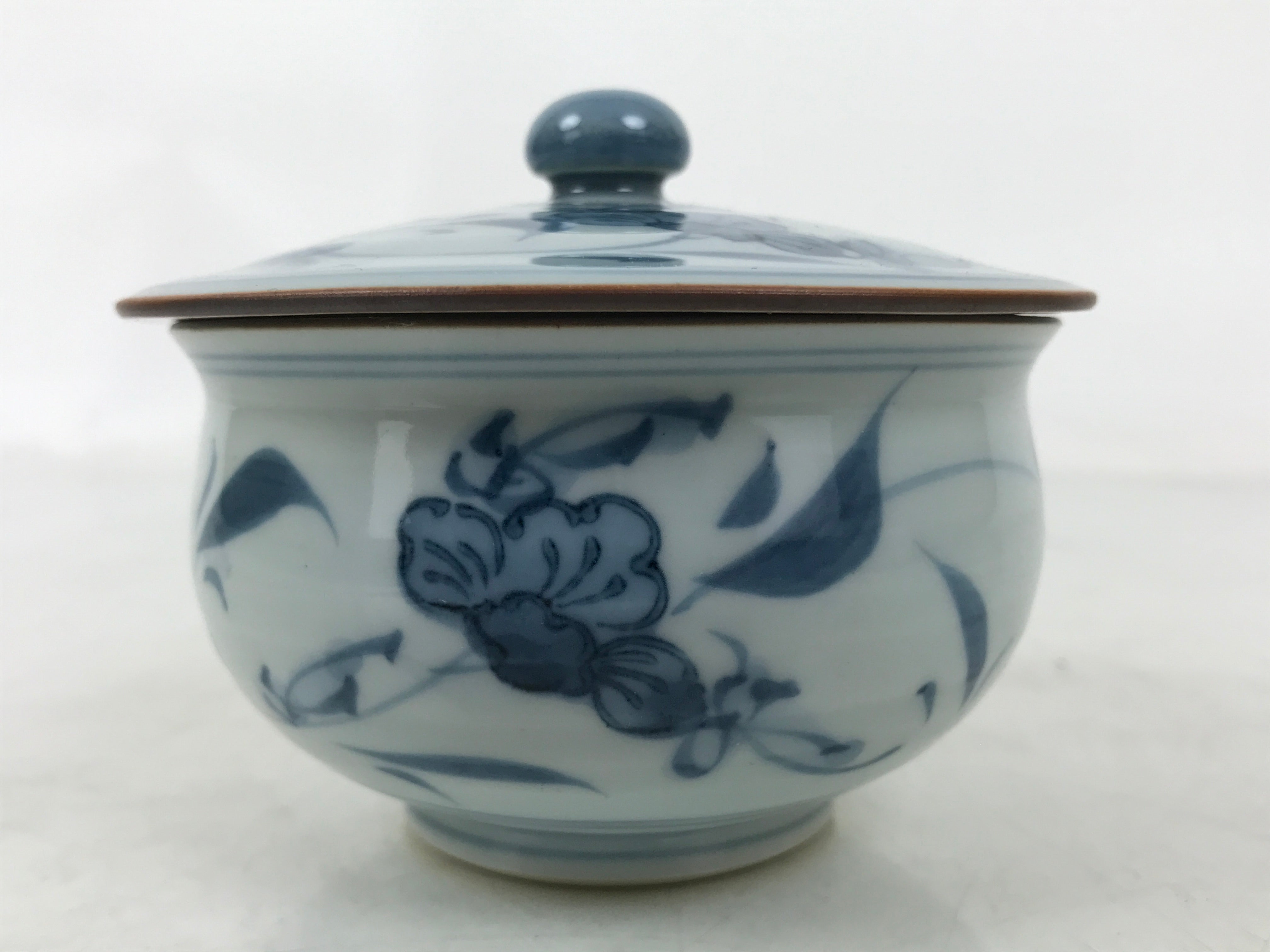 Japanese Arita Porcelain Lidded Teacup Sometsuke Flowers Blue White Yunomi TC603