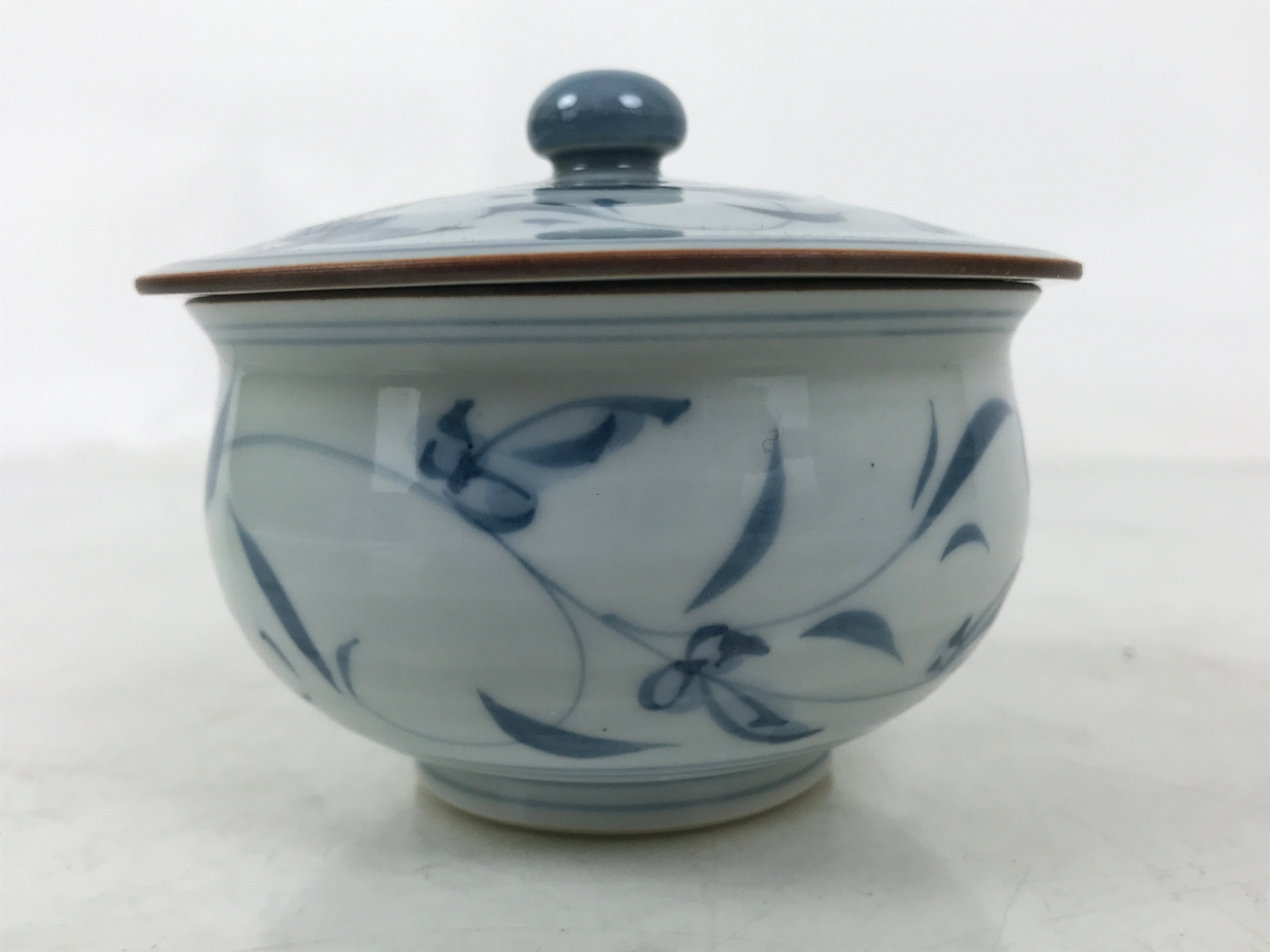 Japanese Arita Porcelain Lidded Teacup Sometsuke Flowers Blue White Yunomi TC603