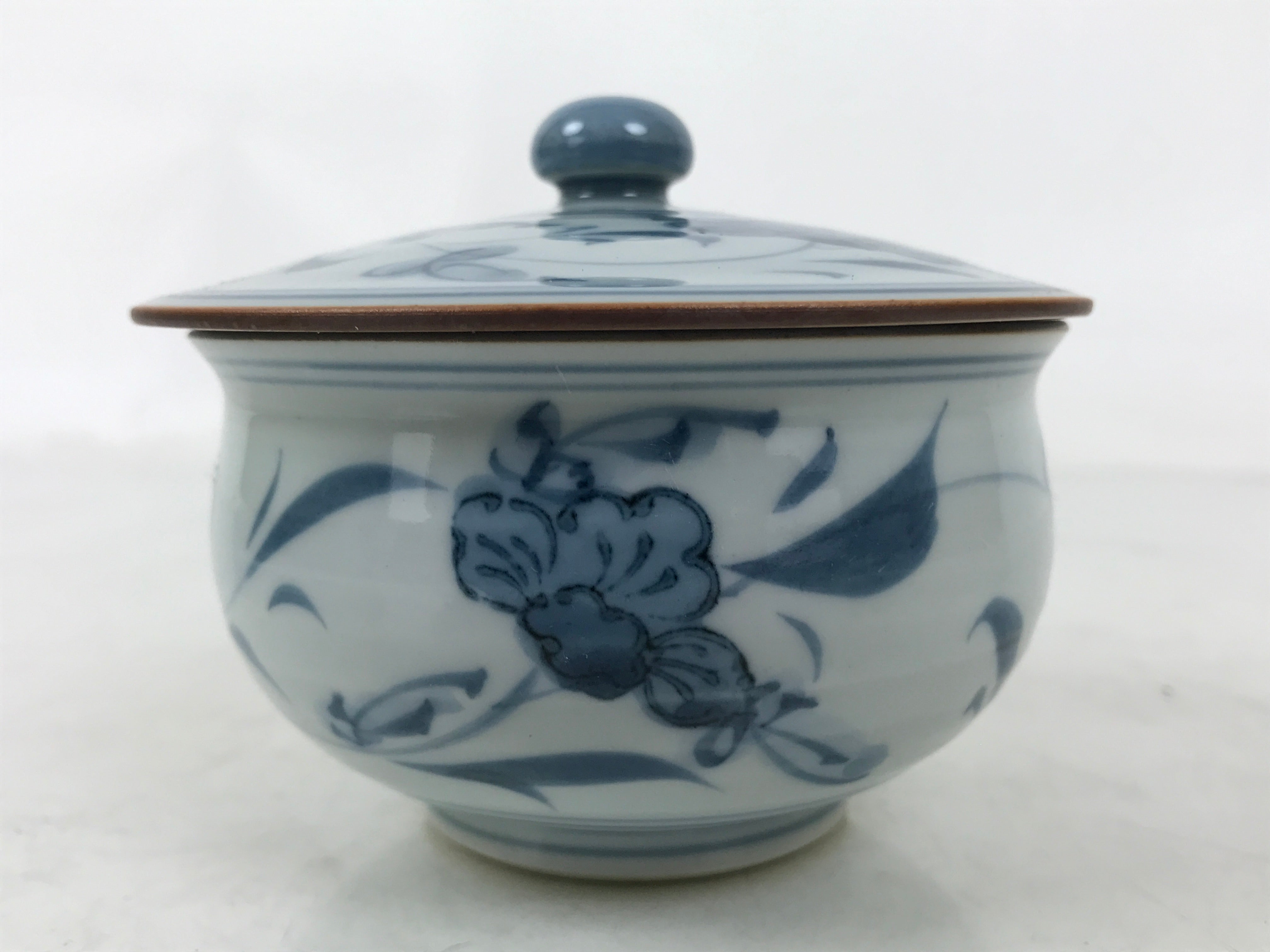 Japanese Arita Porcelain Lidded Teacup Sometsuke Flowers Blue White Yunomi TC603