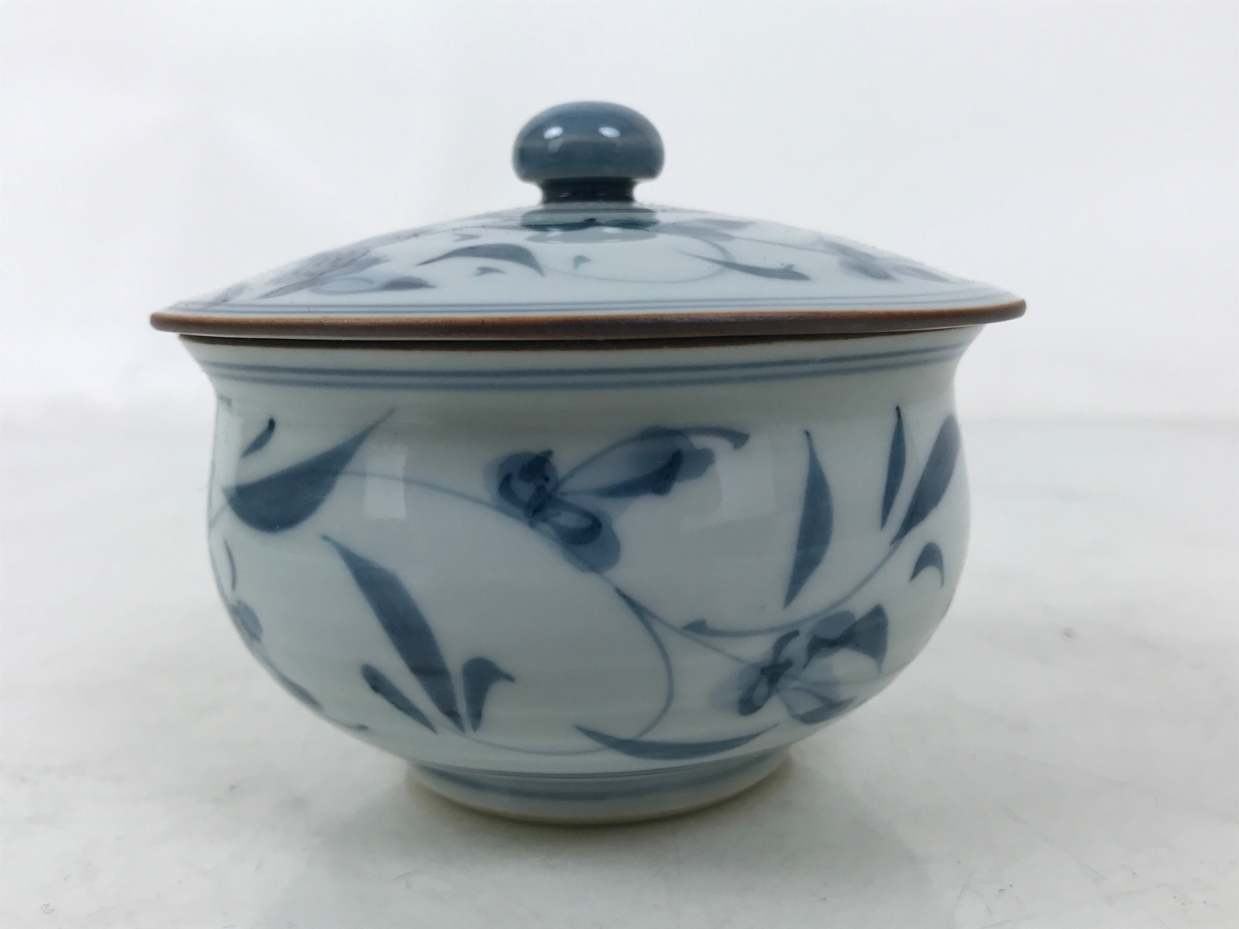 Japanese Arita Porcelain Lidded Teacup Sometsuke Flowers Blue White Yunomi TC604
