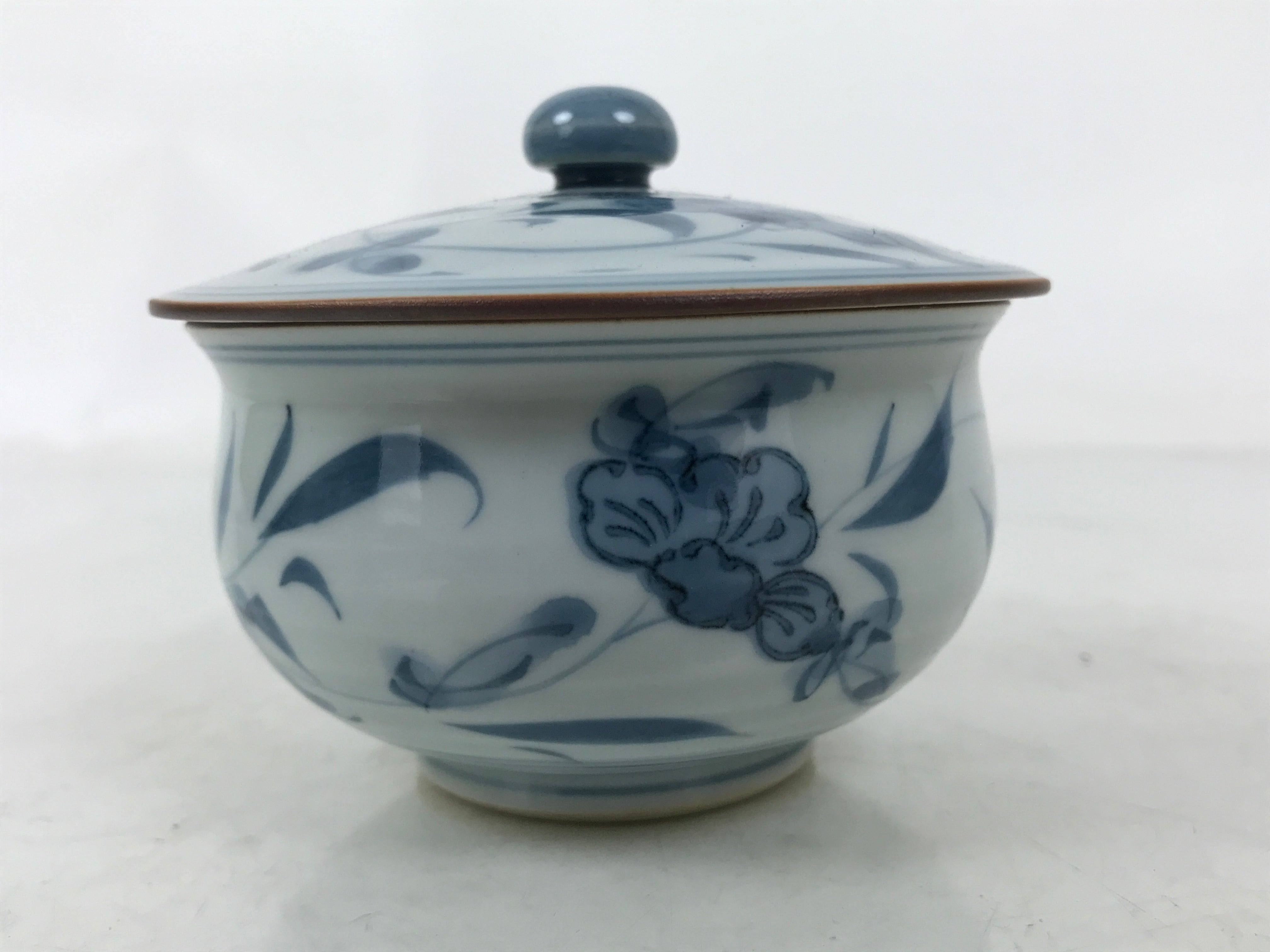 Japanese Arita Porcelain Lidded Teacup Sometsuke Flowers Blue White Yunomi TC604
