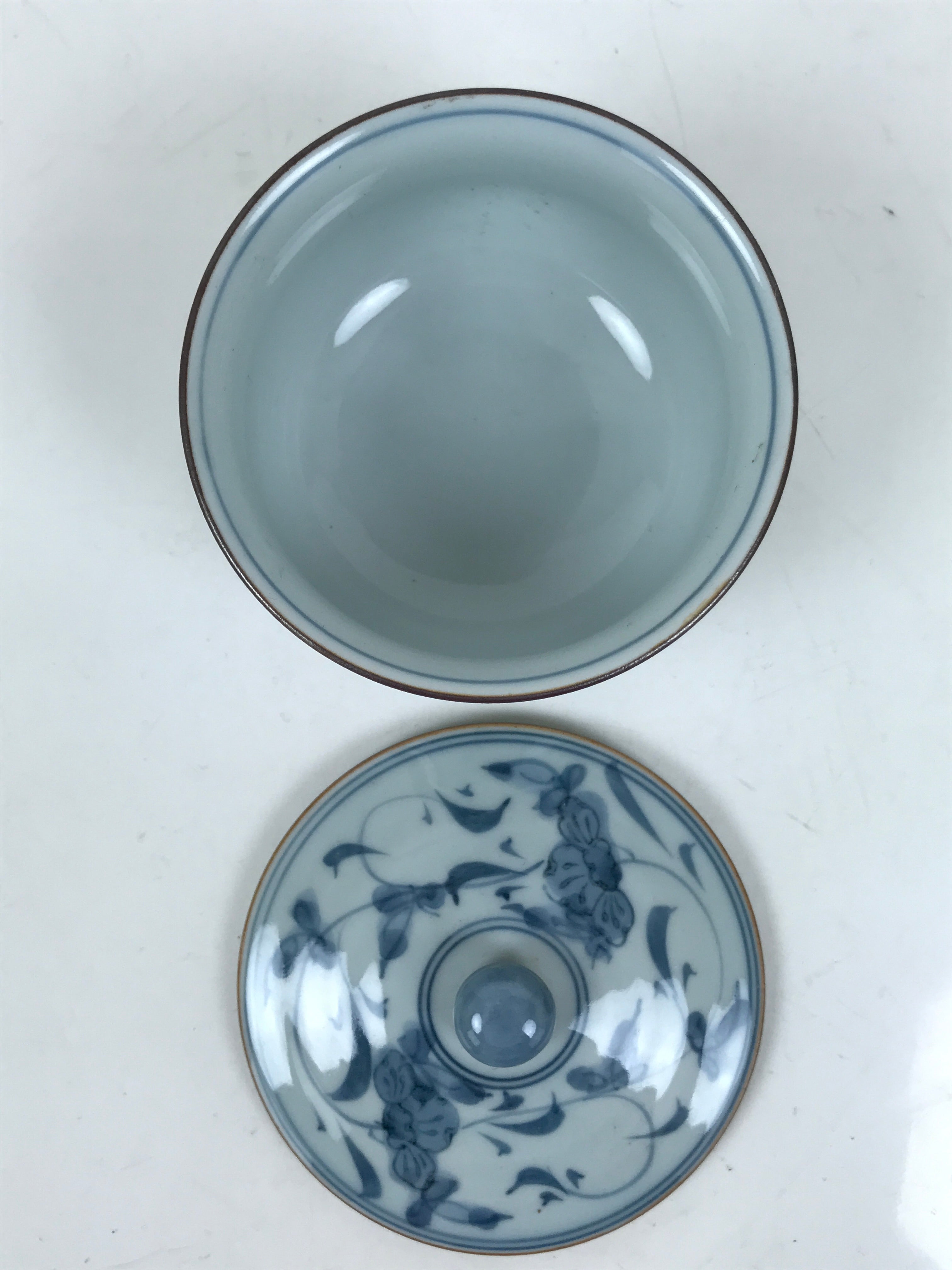 Japanese Arita Porcelain Lidded Teacup Sometsuke Flowers Blue White Yunomi TC604