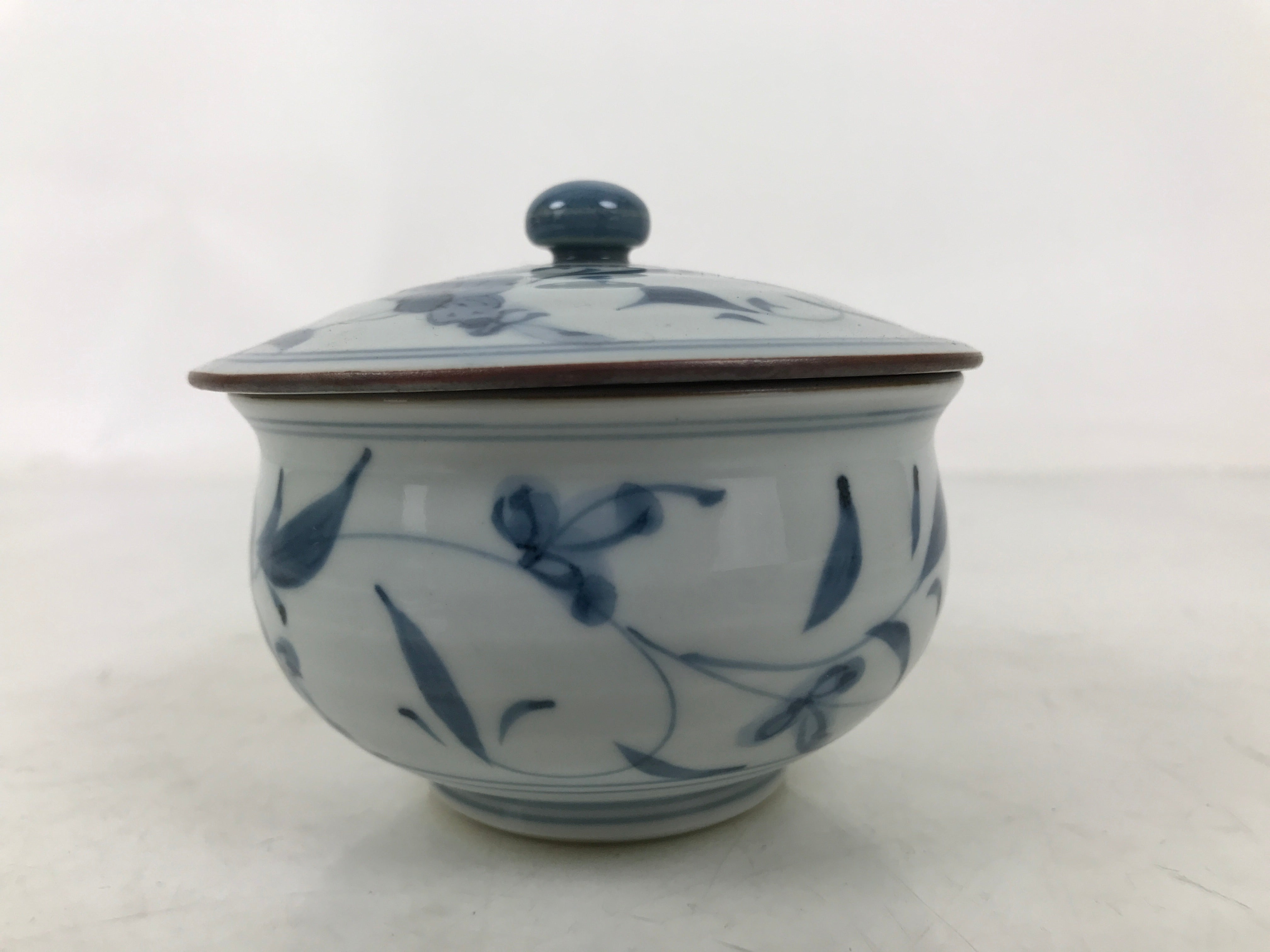 Japanese Arita Porcelain Lidded Teacup Sometsuke Flowers Blue White Yunomi TC605