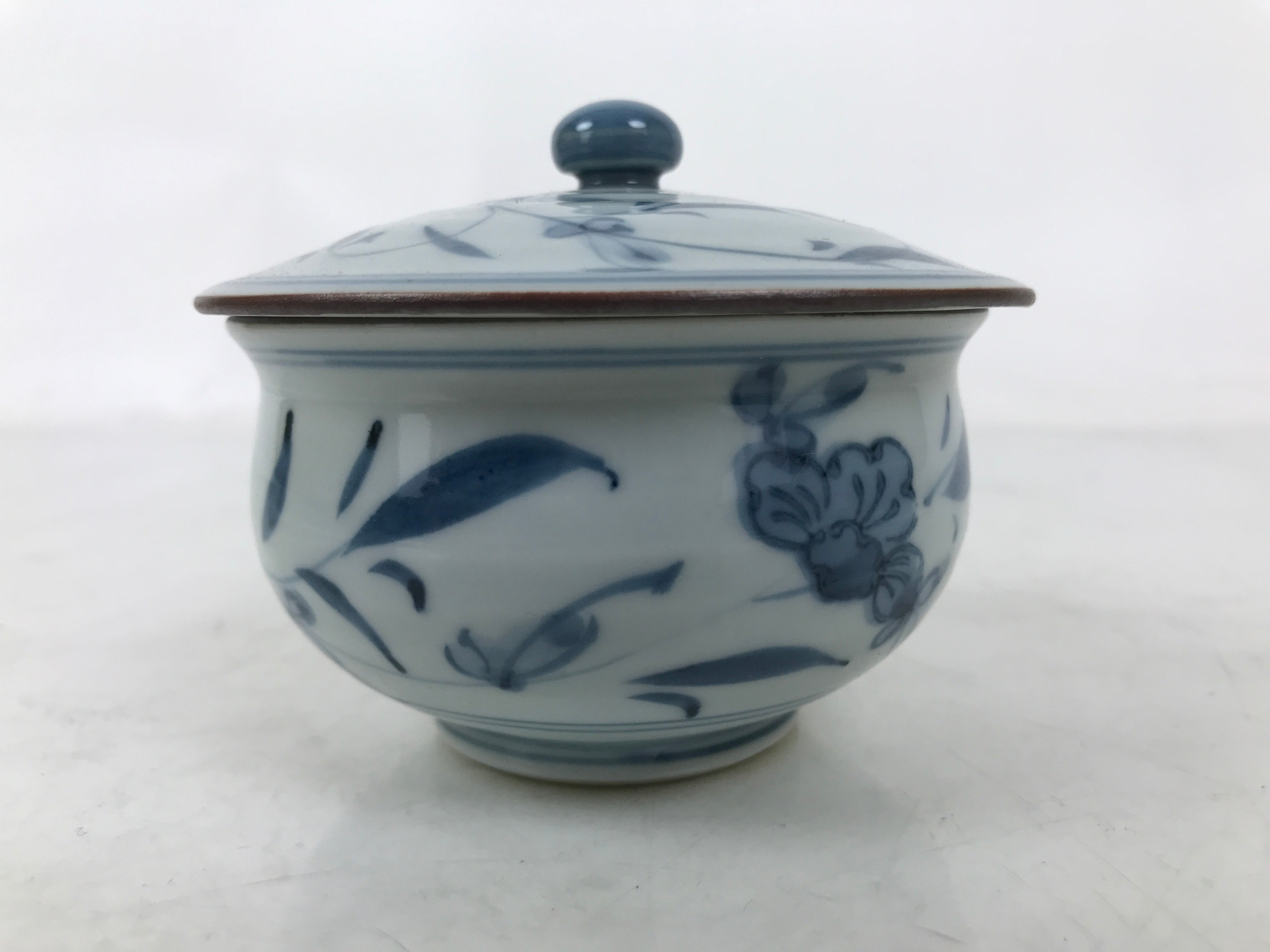 Japanese Arita Porcelain Lidded Teacup Sometsuke Flowers Blue White Yunomi TC605