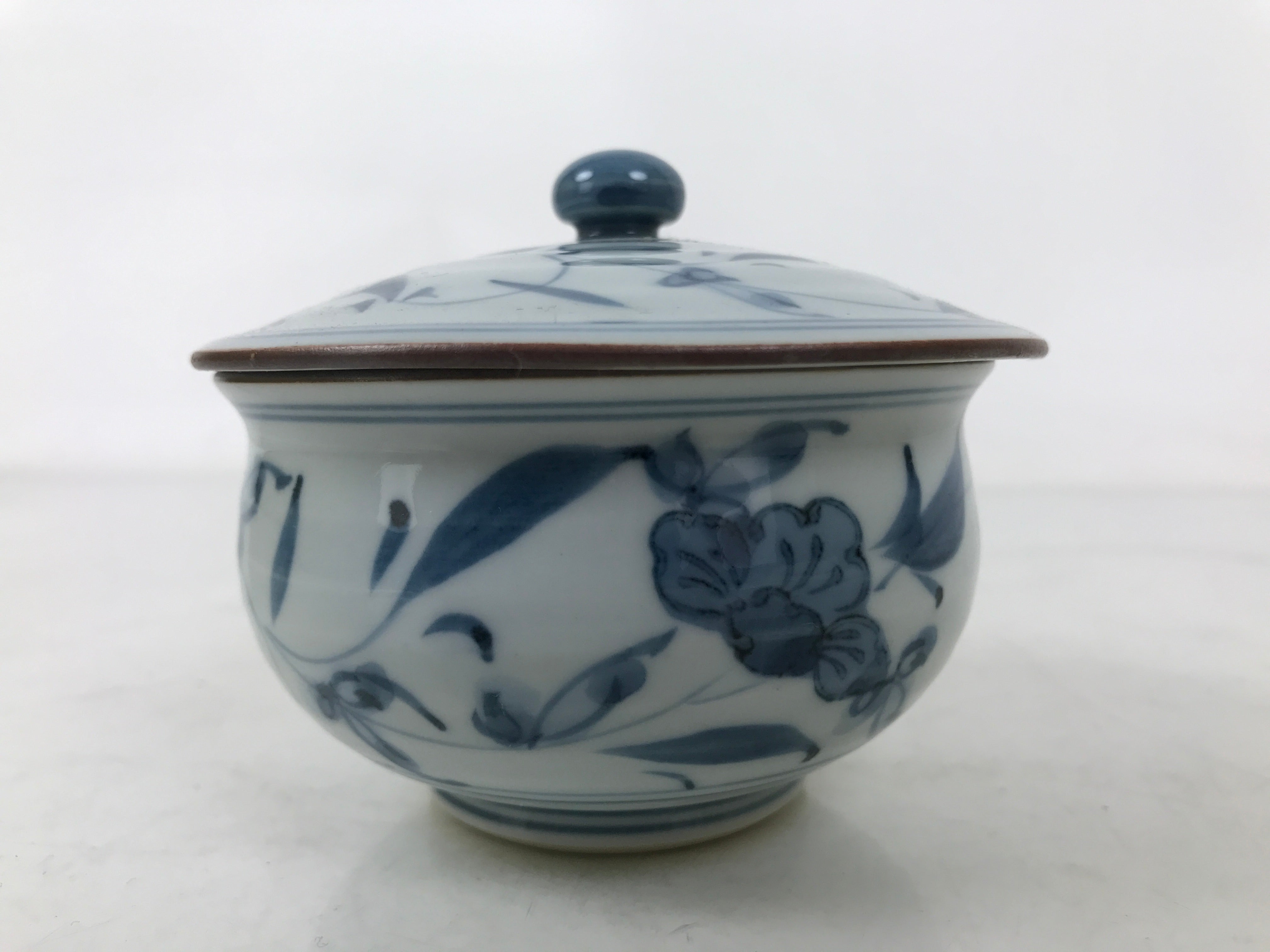 Japanese Arita Porcelain Lidded Teacup Sometsuke Flowers Blue White Yunomi TC605