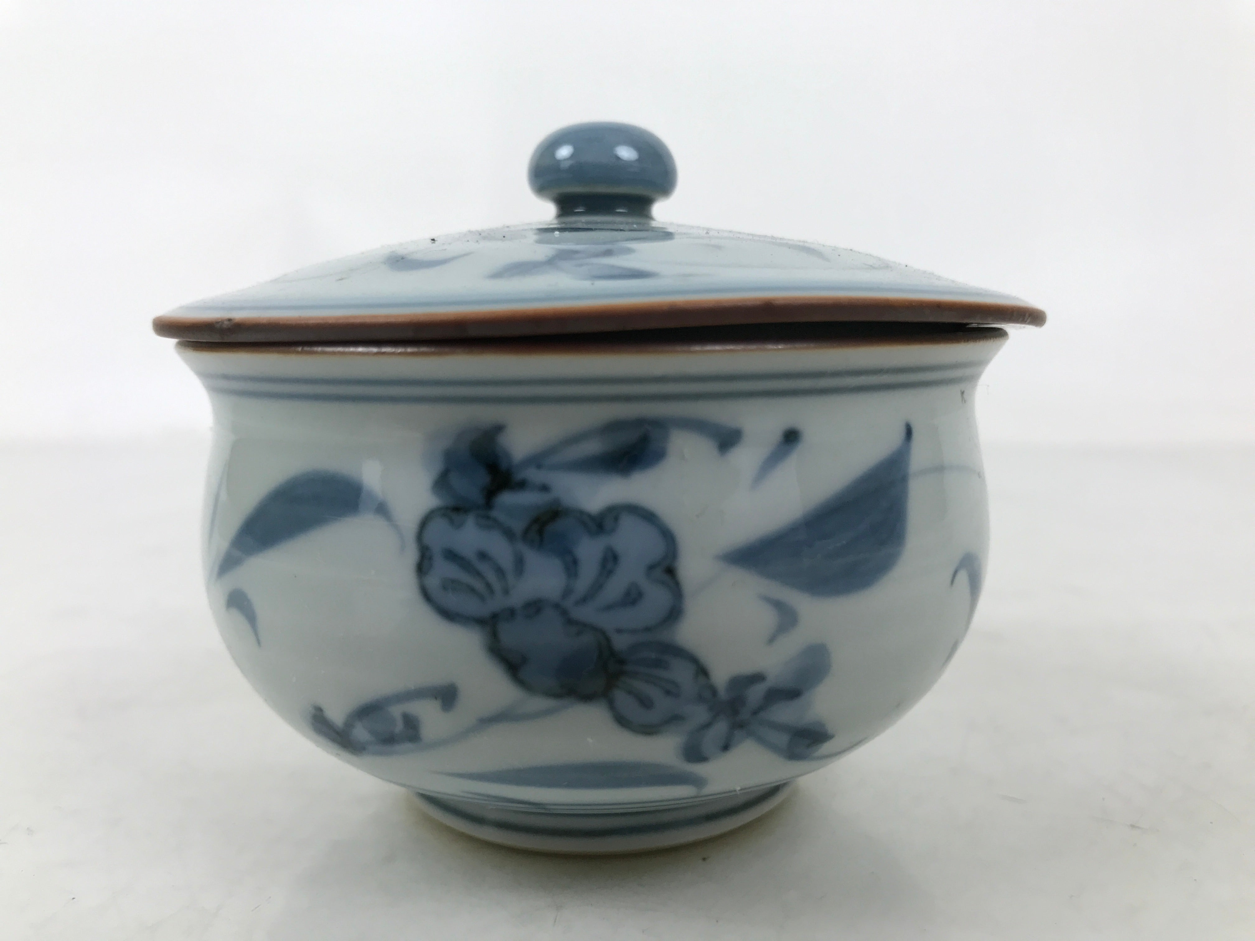 Japanese Arita Porcelain Lidded Teacup Sometsuke Flowers Blue White Yunomi TC606