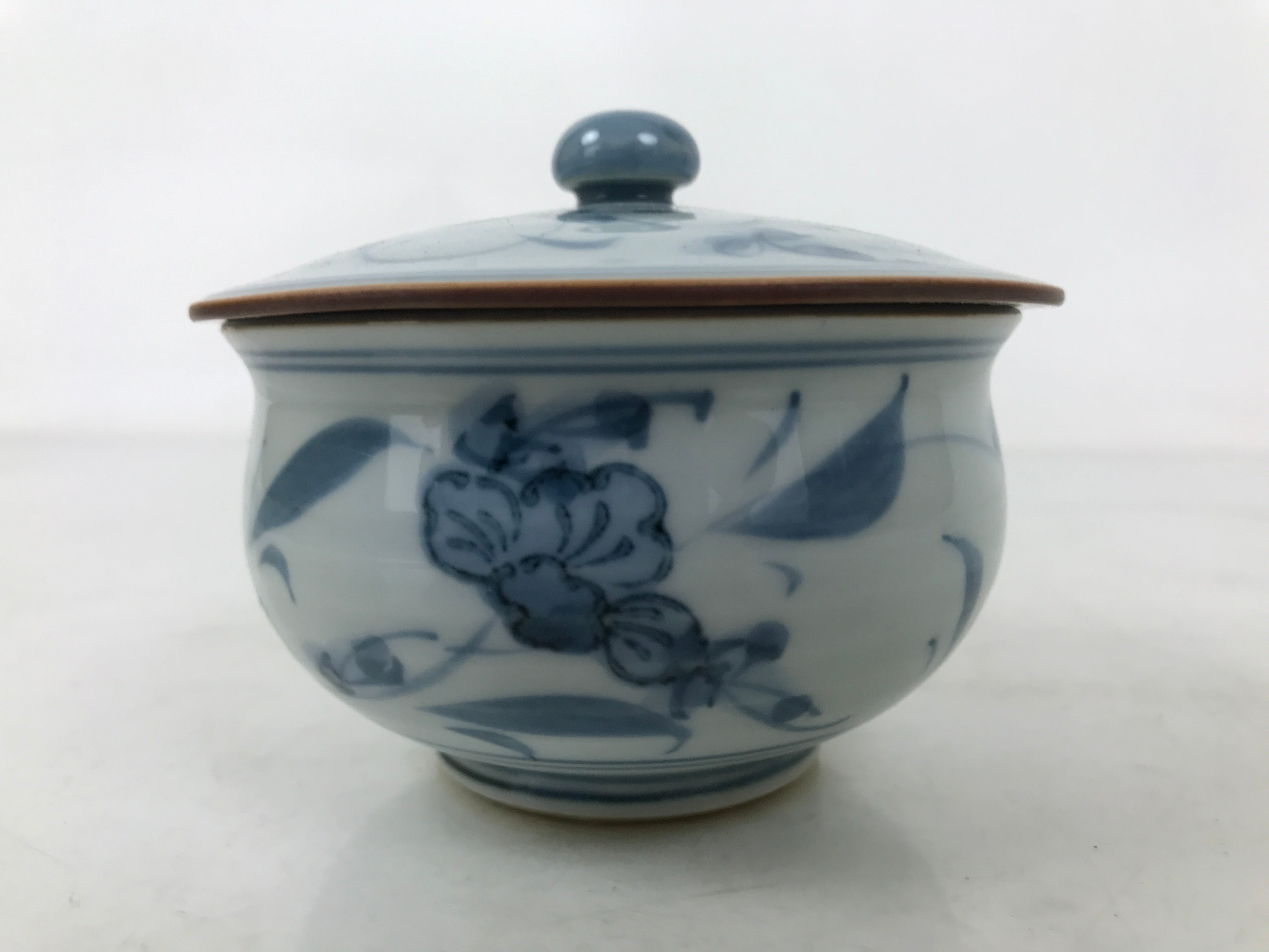Japanese Arita Porcelain Lidded Teacup Sometsuke Flowers Blue White Yunomi TC606