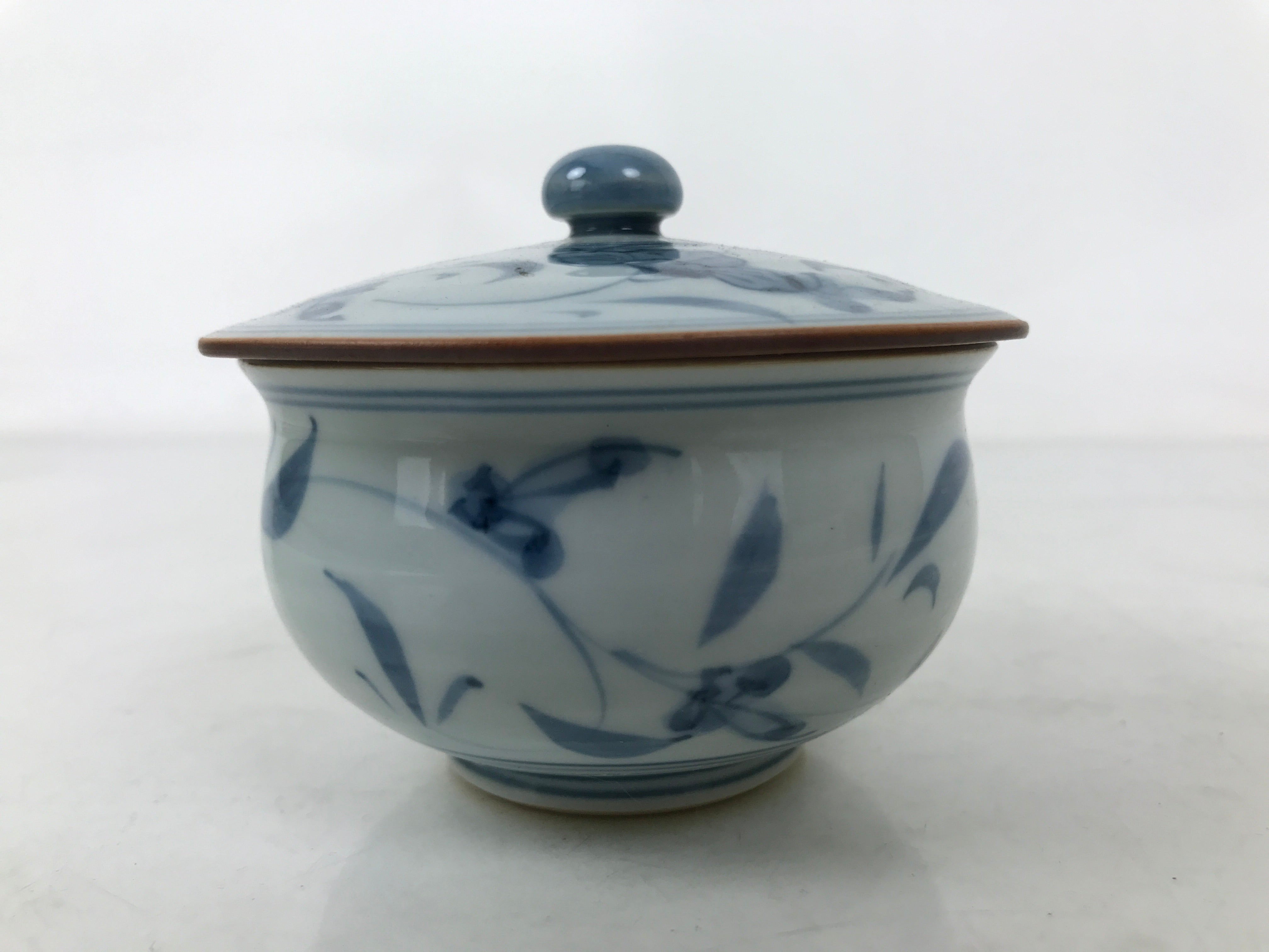 Japanese Arita Porcelain Lidded Teacup Sometsuke Flowers Blue White Yunomi TC606