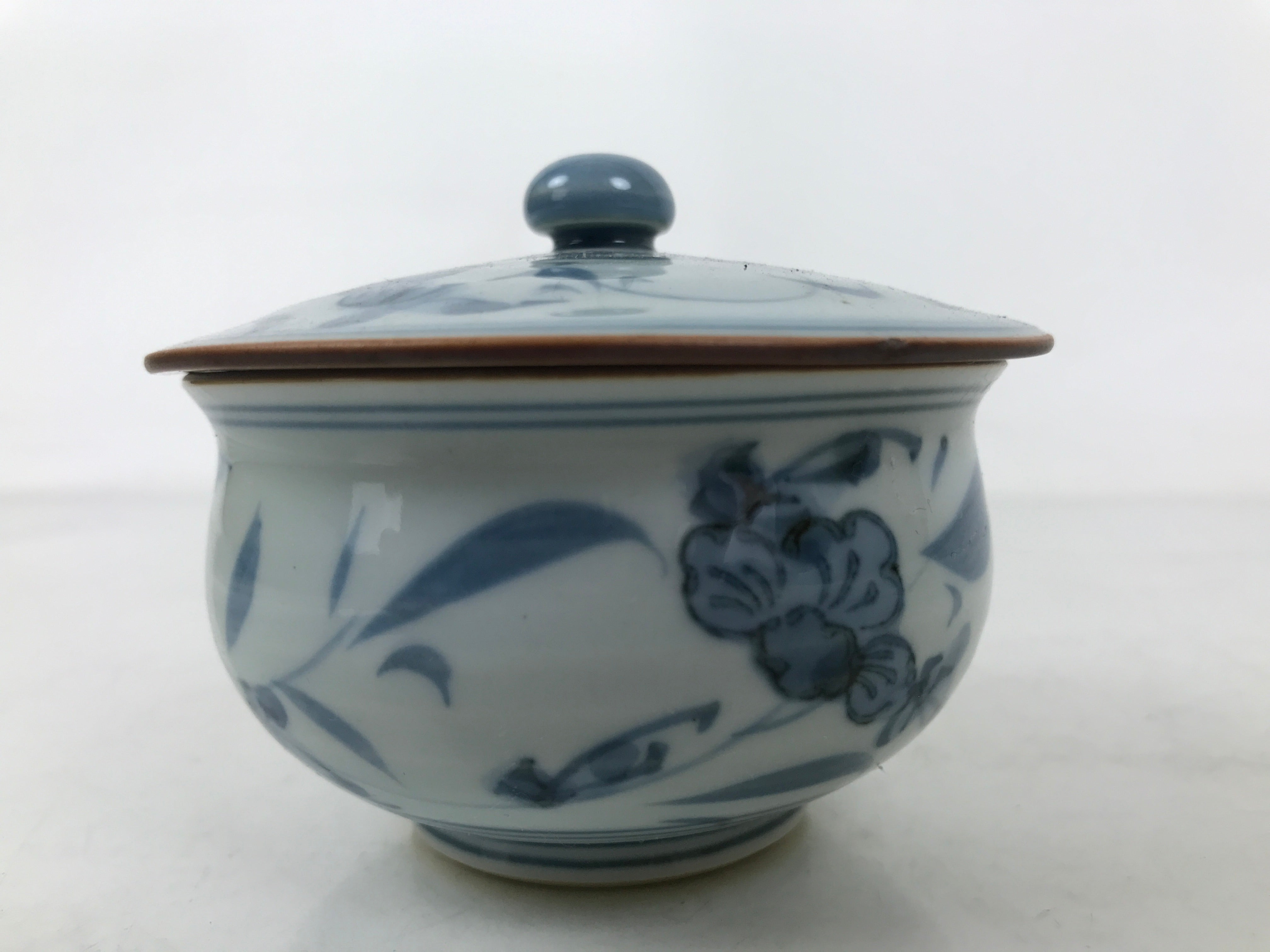 Japanese Arita Porcelain Lidded Teacup Sometsuke Flowers Blue White Yunomi TC606