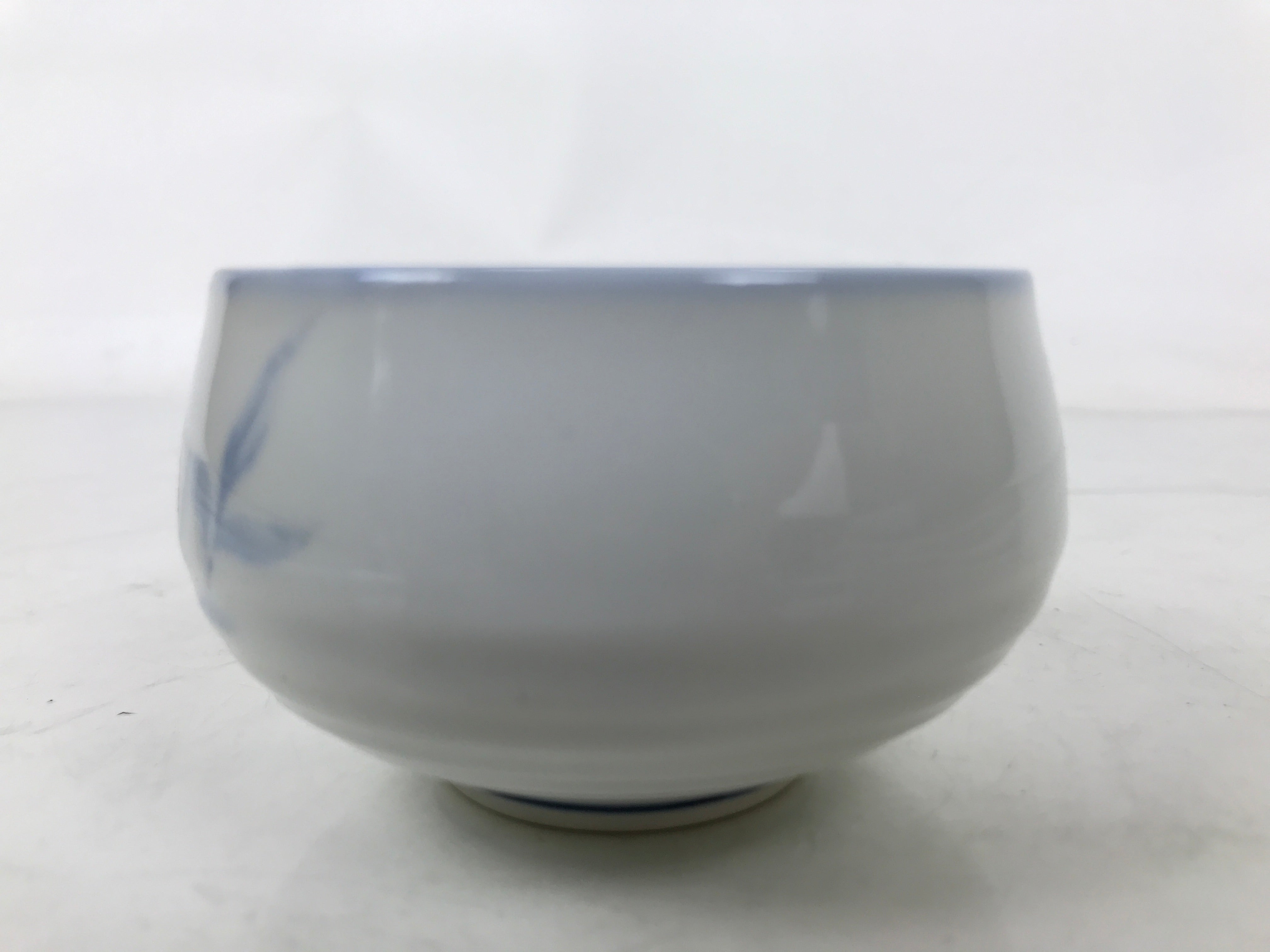 Japanese Arita Porcelain Teacup Vtg Berry Leaves Pink Blue Sencha Yunomi TC578