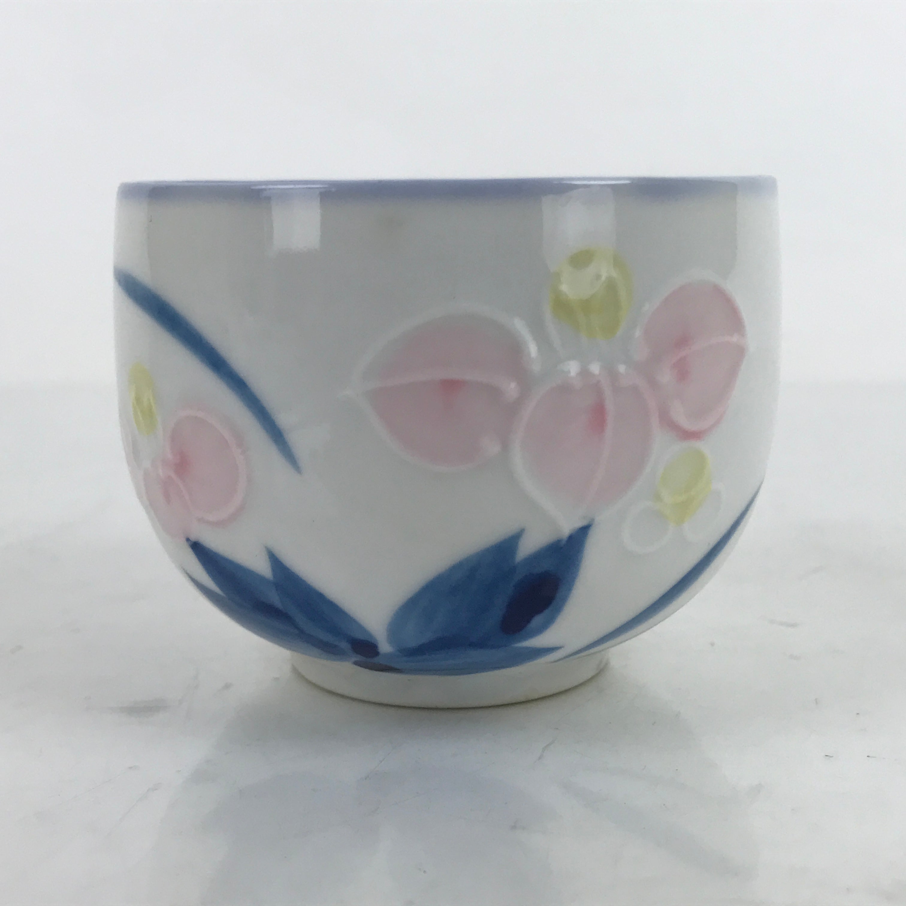 Japanese Arita Ware Porcelain Teacup Vtg Pink Iris Flower White Yunomi TC480