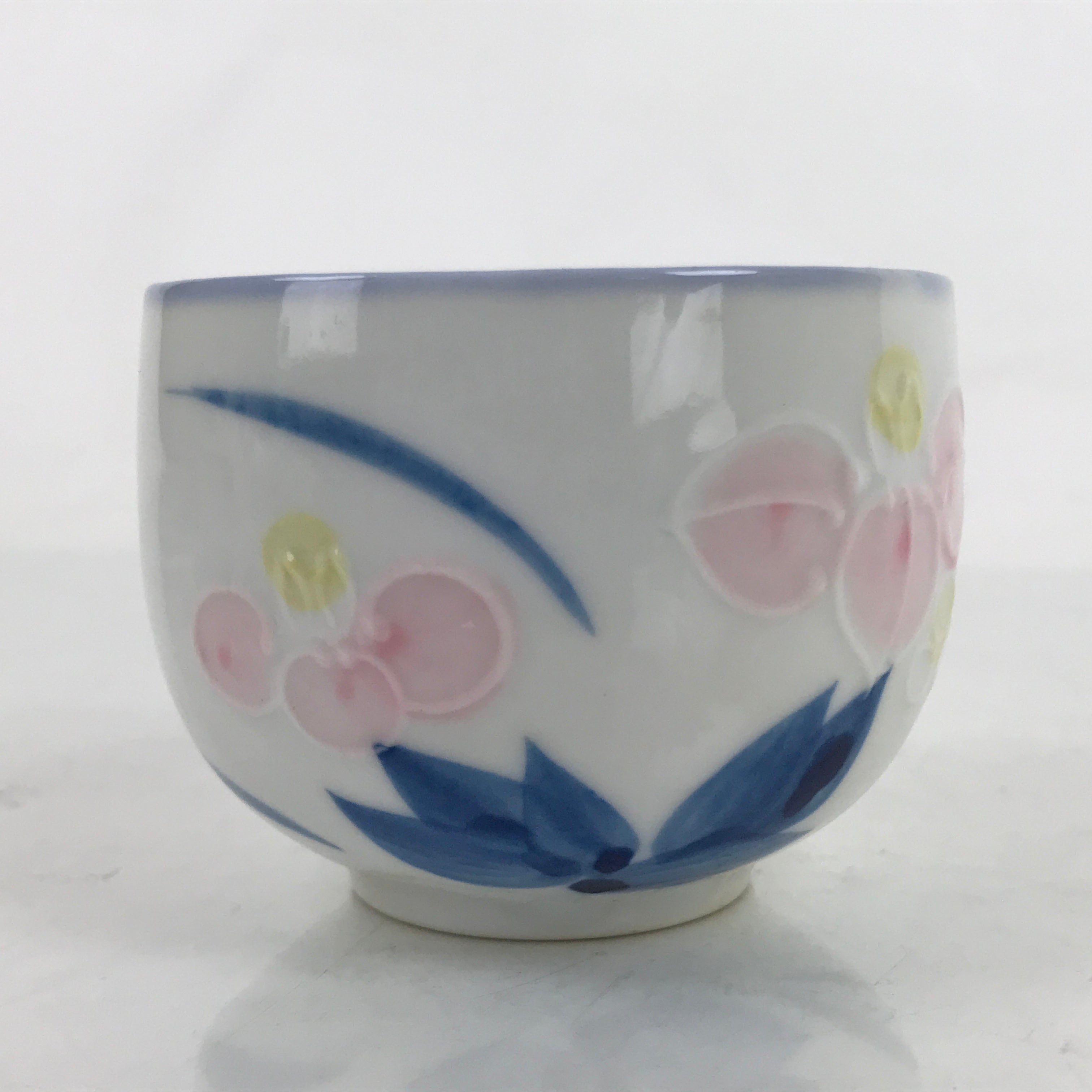 Japanese Arita Ware Porcelain Teacup Vtg Pink Iris Flower White Yunomi TC480