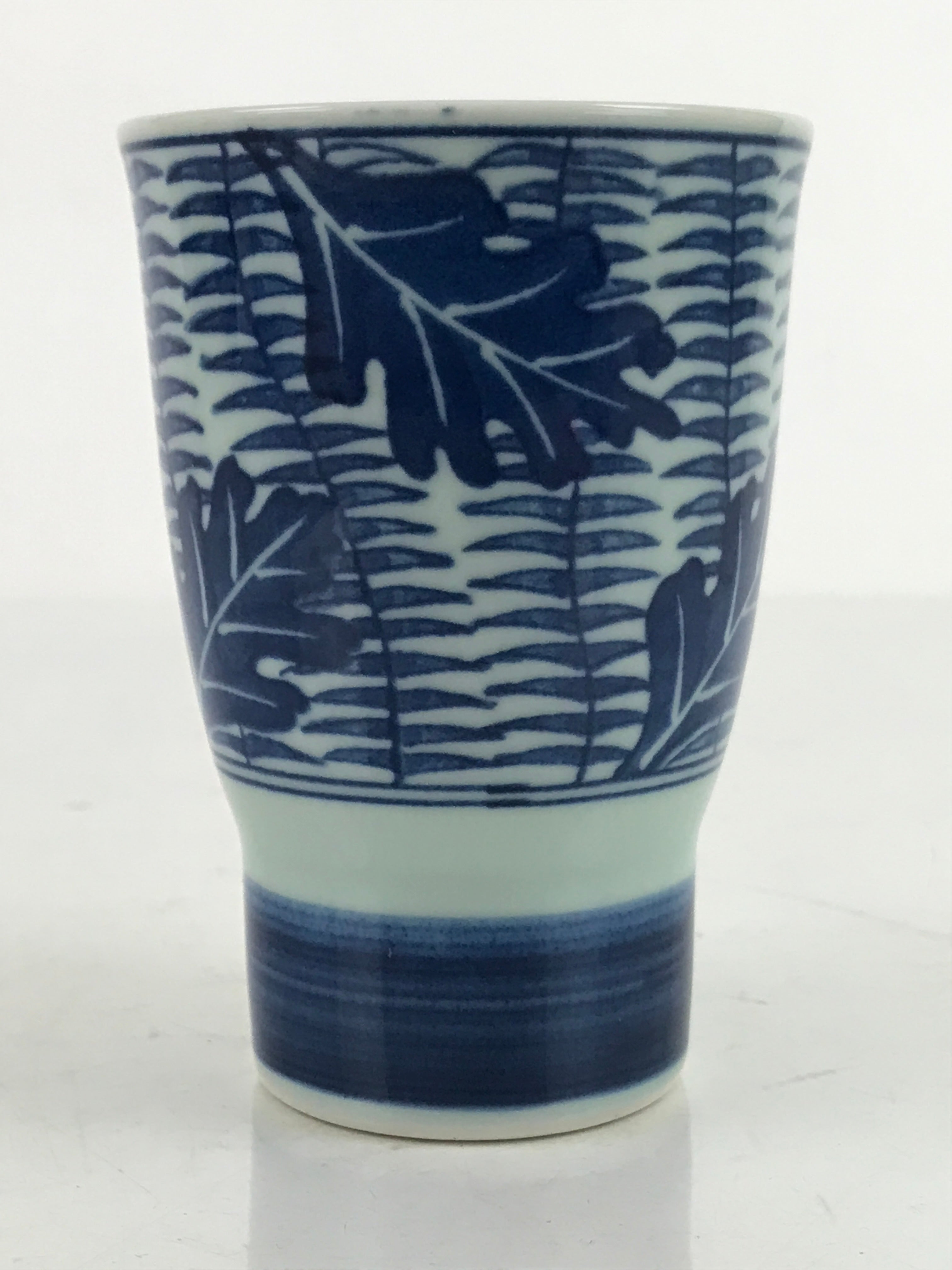 Japanese Arita Ware Porcelain Teacup Vtg Yunomi Sometsuke Blue White Leaf TC509
