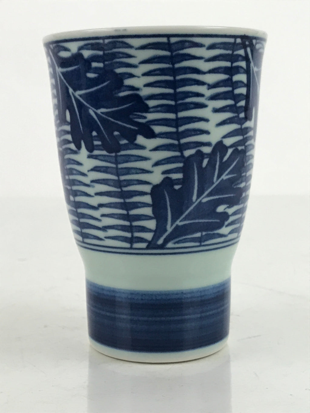 Japanese Arita Ware Porcelain Teacup Vtg Yunomi Sometsuke Blue White Leaf TC509
