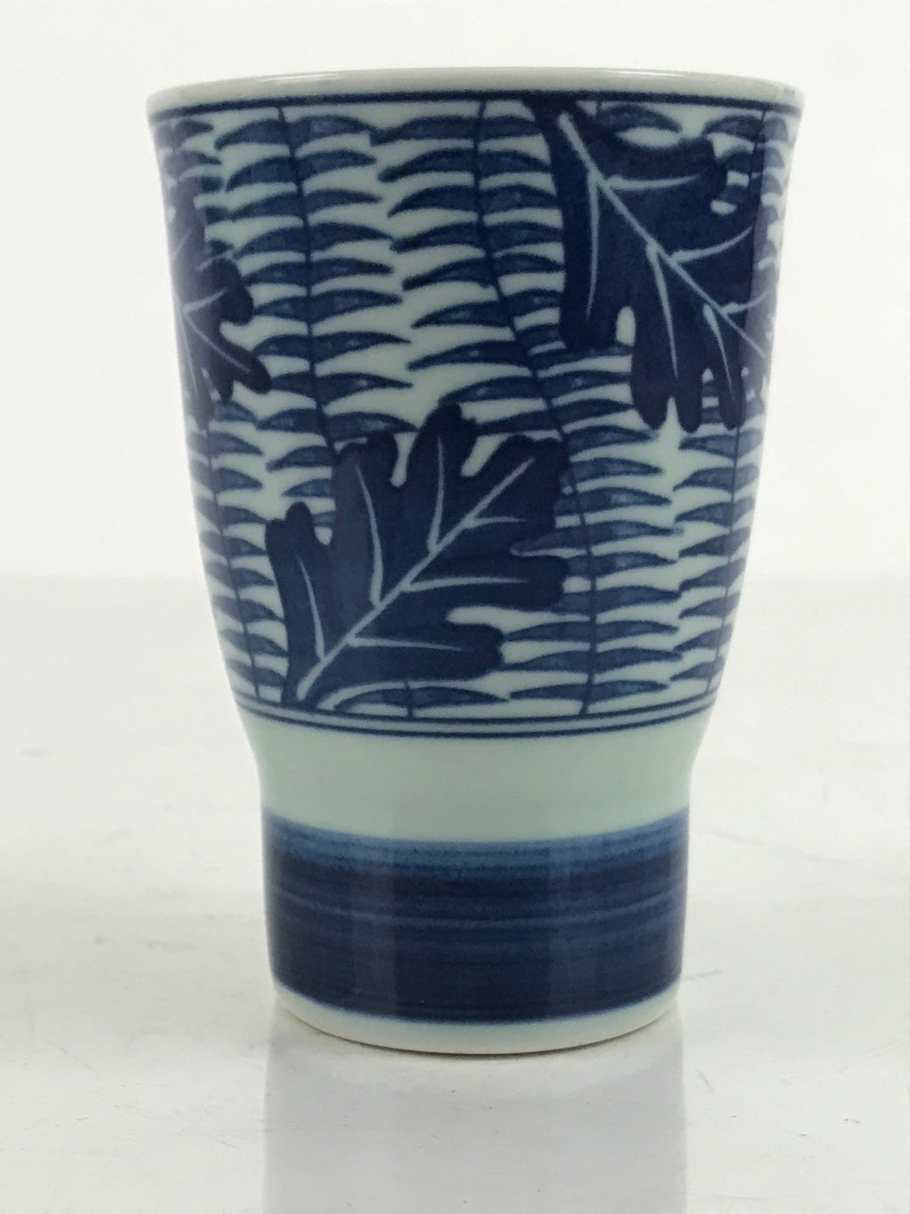 Japanese Arita Ware Porcelain Teacup Vtg Yunomi Sometsuke Blue White Leaf TC509