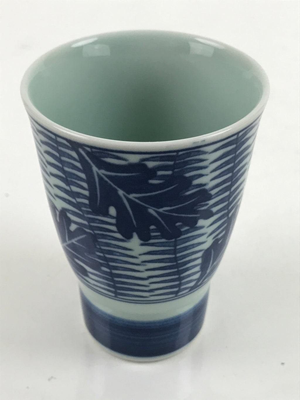 Japanese Arita Ware Porcelain Teacup Vtg Yunomi Sometsuke Blue White Leaf TC509