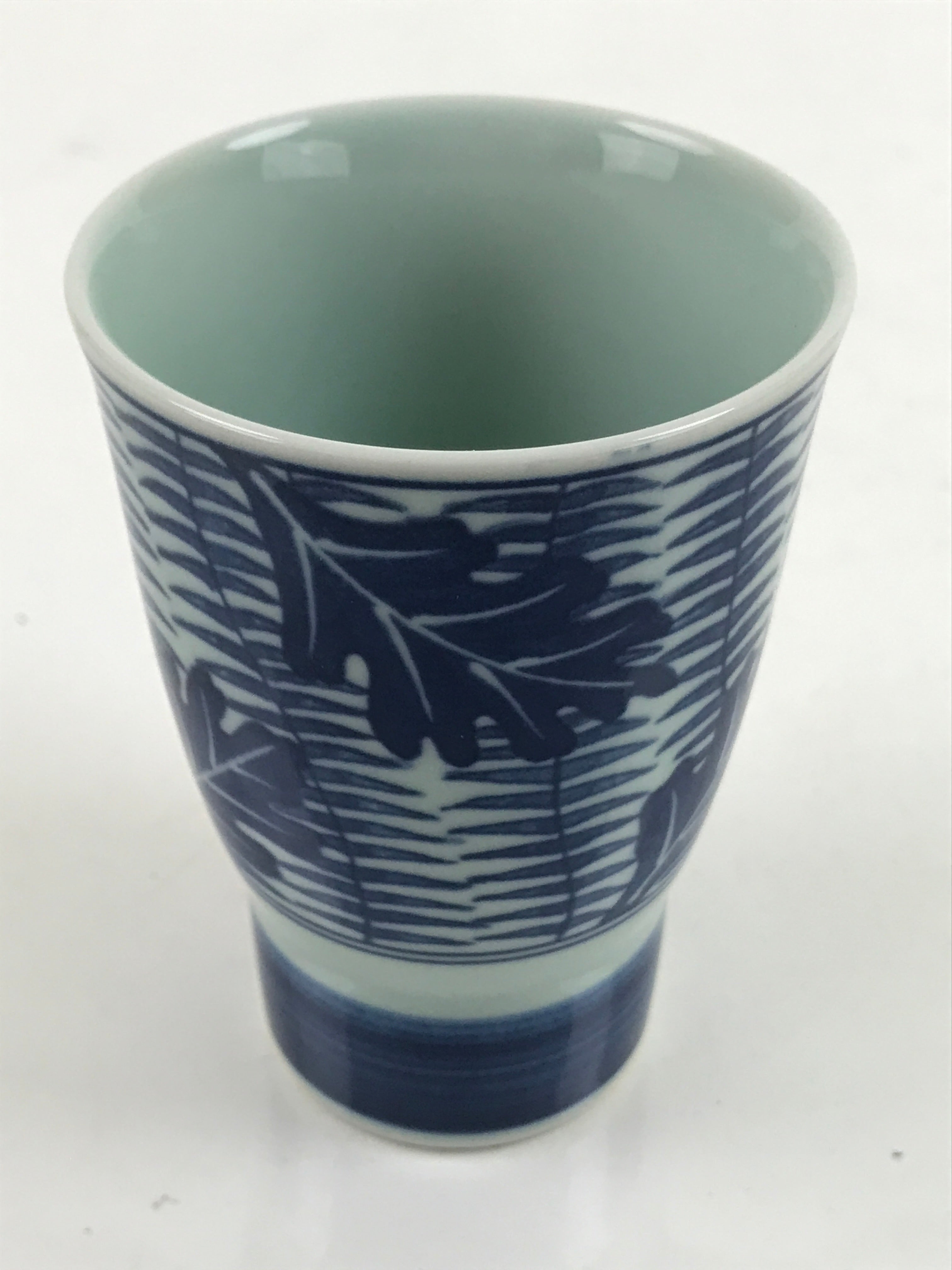 Japanese Arita Ware Porcelain Teacup Vtg Yunomi Sometsuke Blue White Leaf TC509