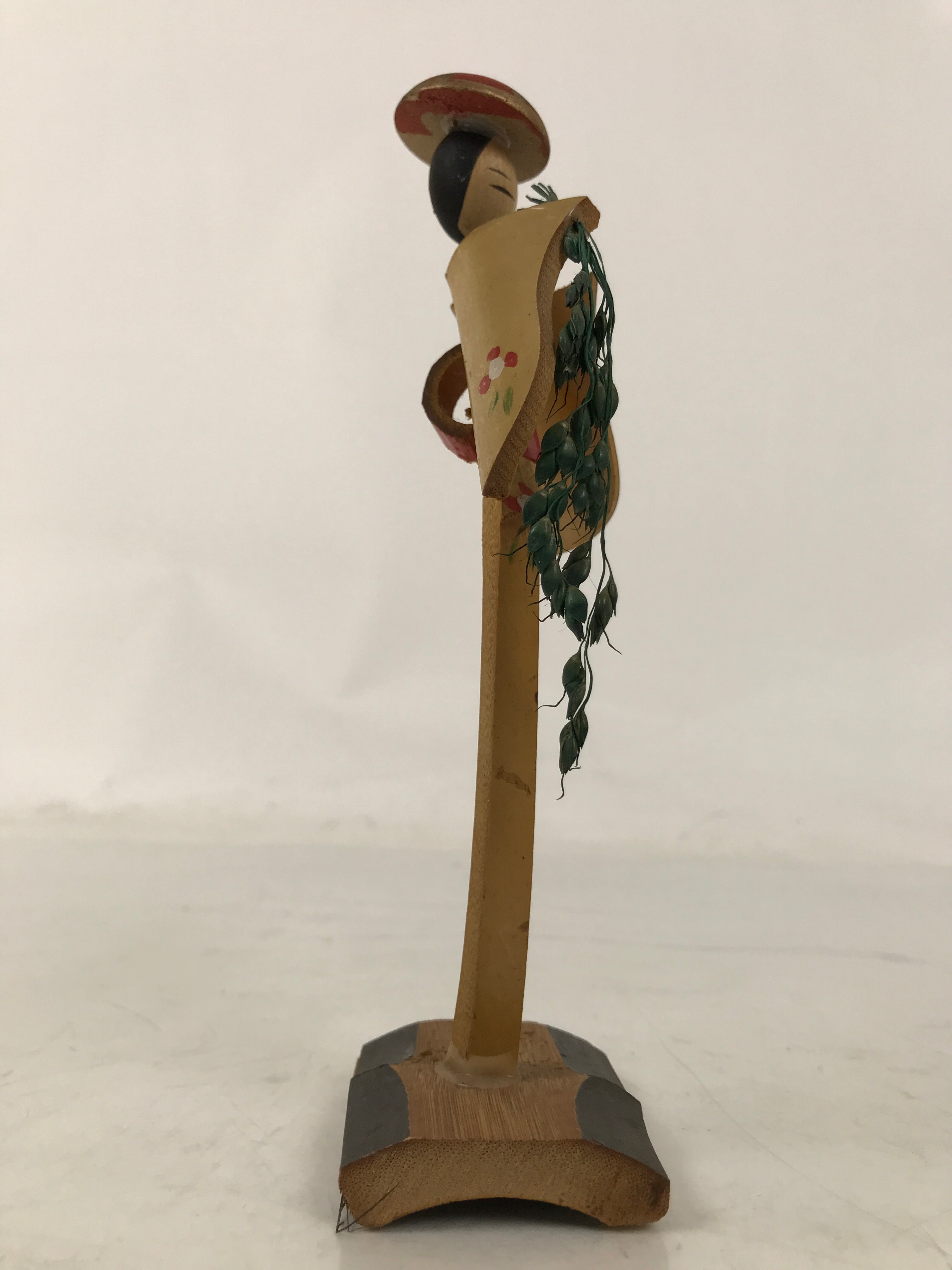 Japanese Bamboo Kokeshi Doll Vtg Figurine Woman Rice Spike Round Hat KF754