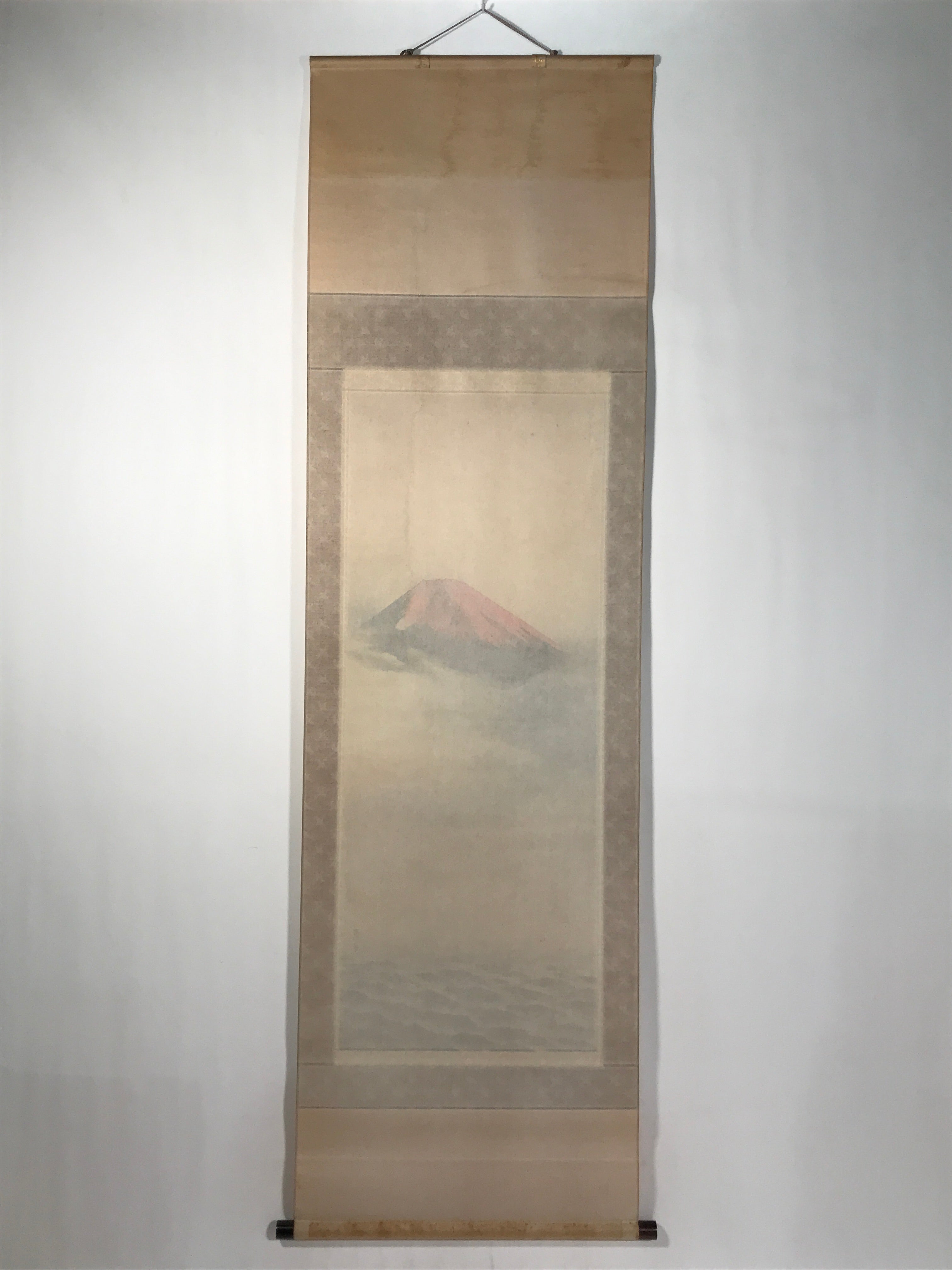 Japanese Boxed Hanging Scroll Kakejiku Vtg Red Mt Fuji Akafuji Waves Sea KJ154