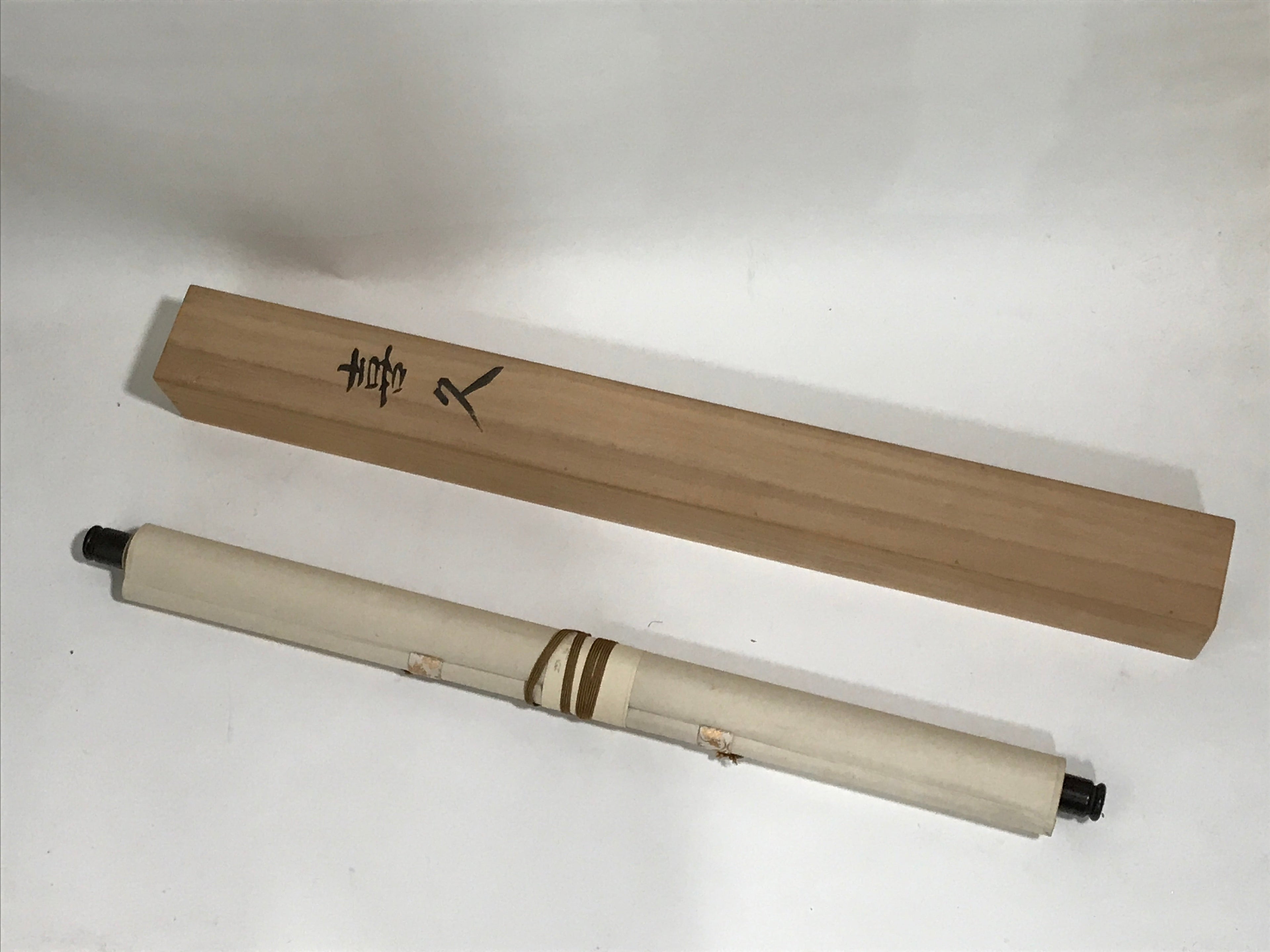 Japanese Boxed Hanging Scroll Vtg Chrysanthemum Kakejiku Chagake SC969