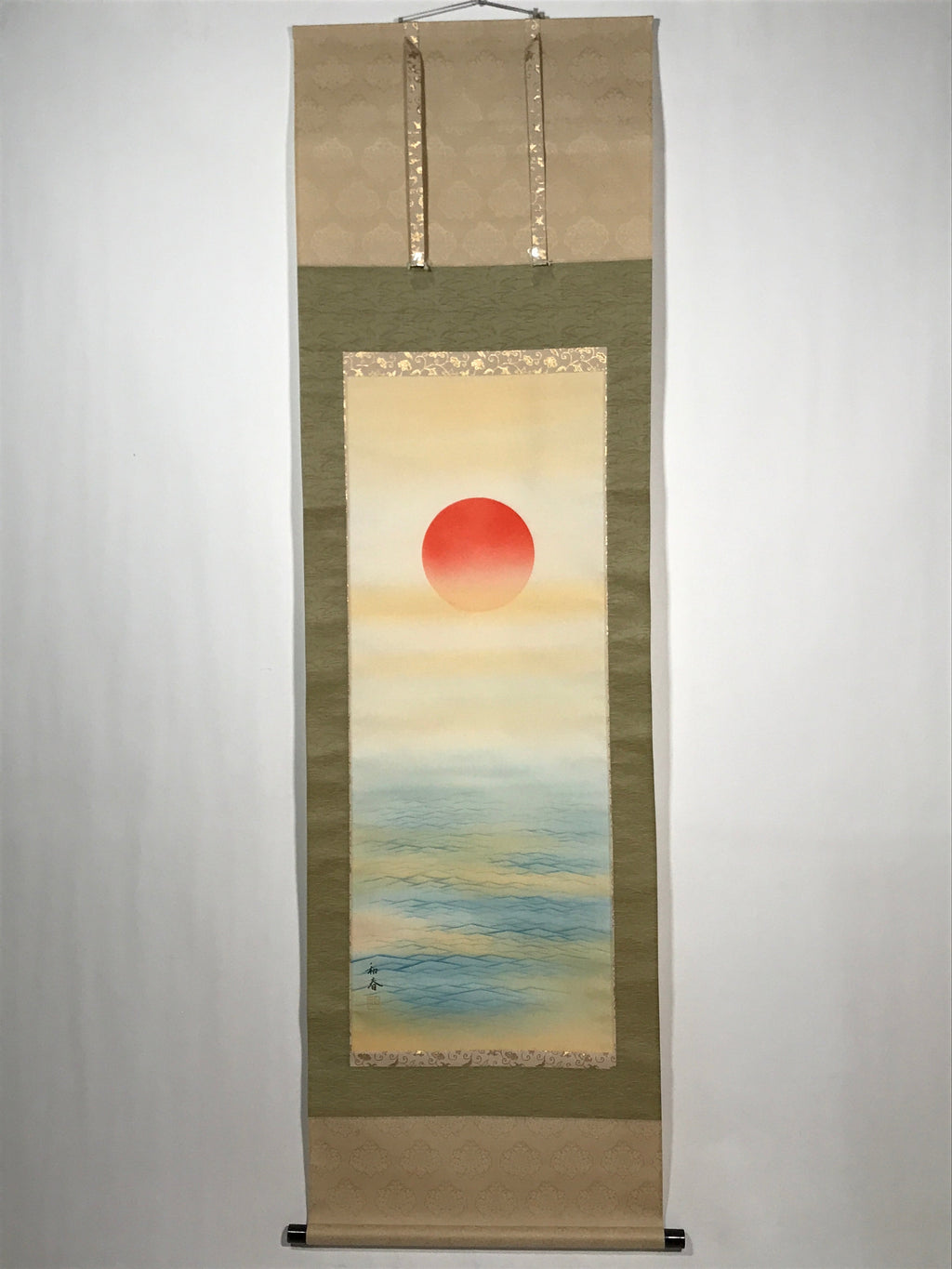 Japanese Boxed Hanging Scroll Vtg Red Rising Sun Calm Waves Kakejiku SC975