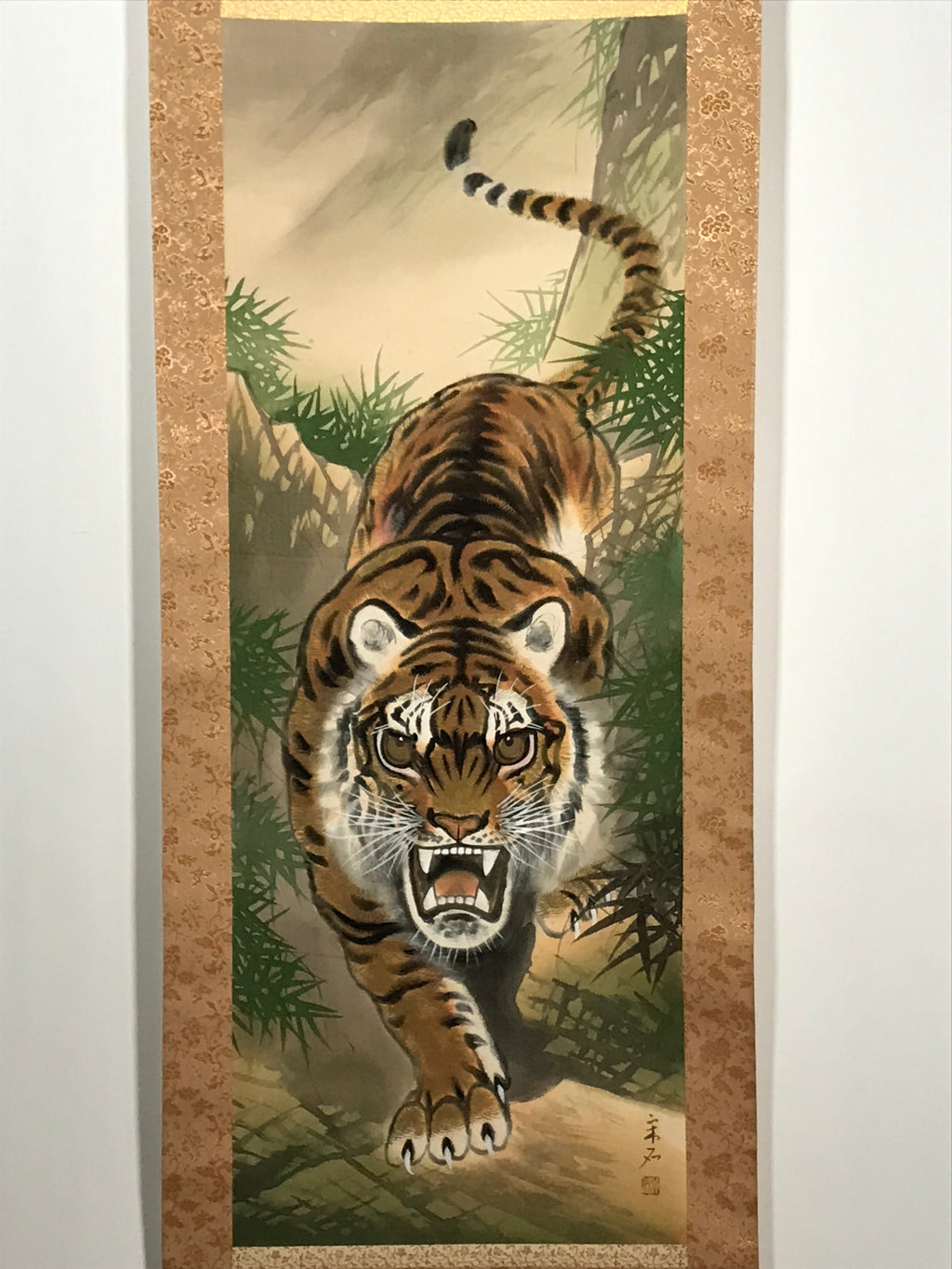 Japanese Boxed Hanging Scroll Vtg Roaring Tiger Color Kakejiku Chagake SC968