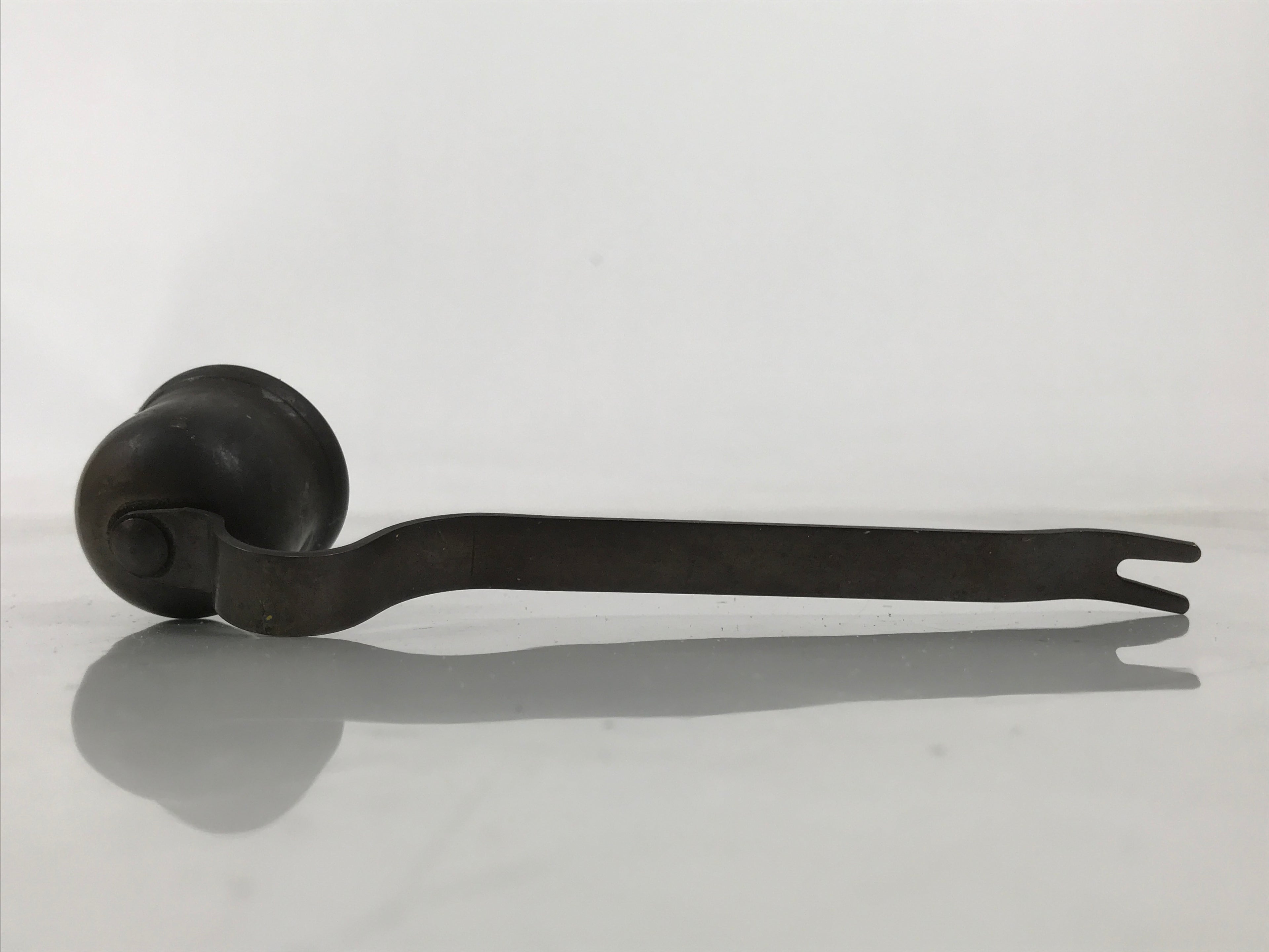 Japanese Buddhist Altar Fitting Bronze Candle Snuffer Butsugu Accessory BA652