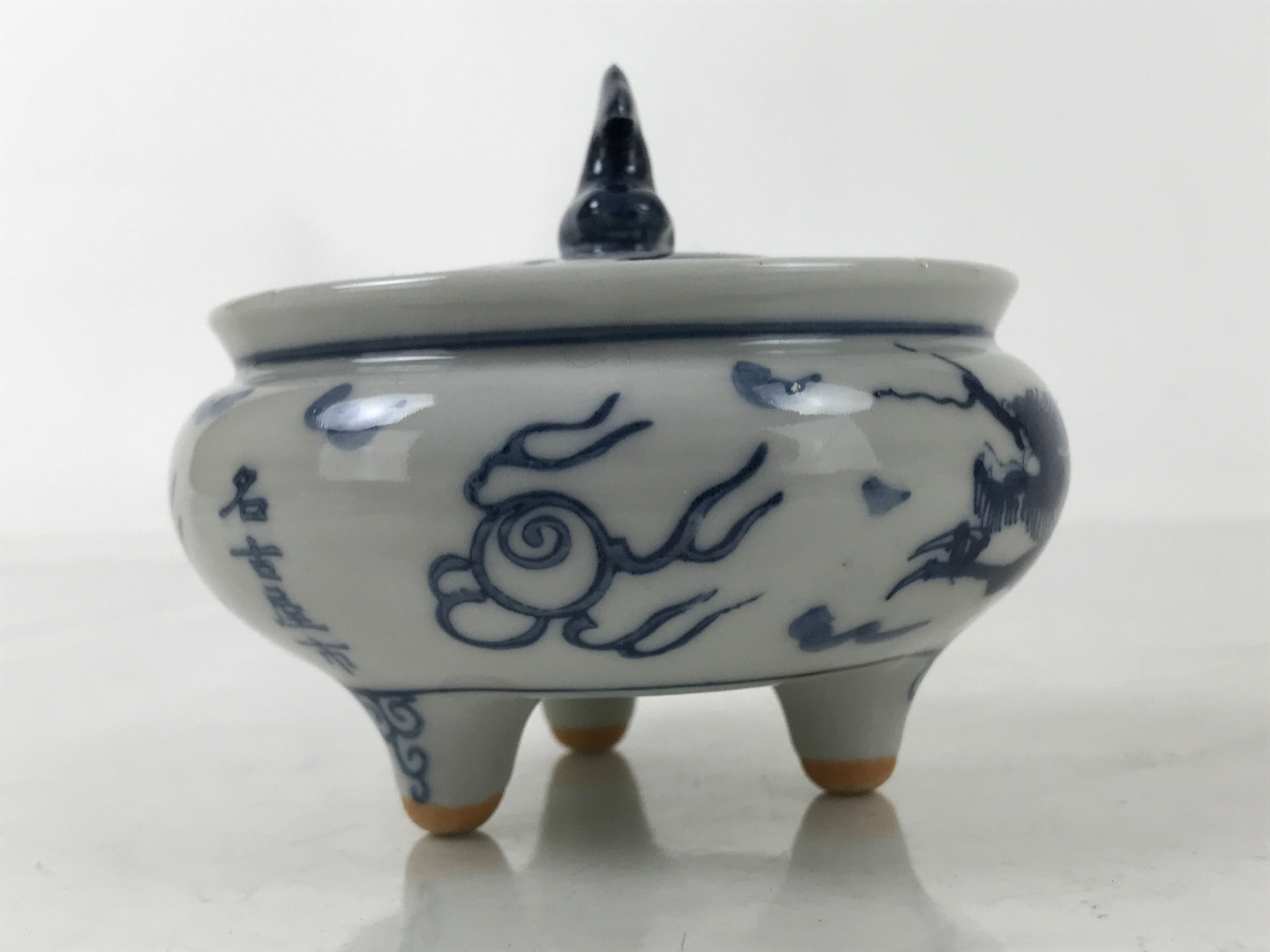 Japanese Buddhist Altar Fitting Kutani Porcelain Incense Burner Koro Blue BA531