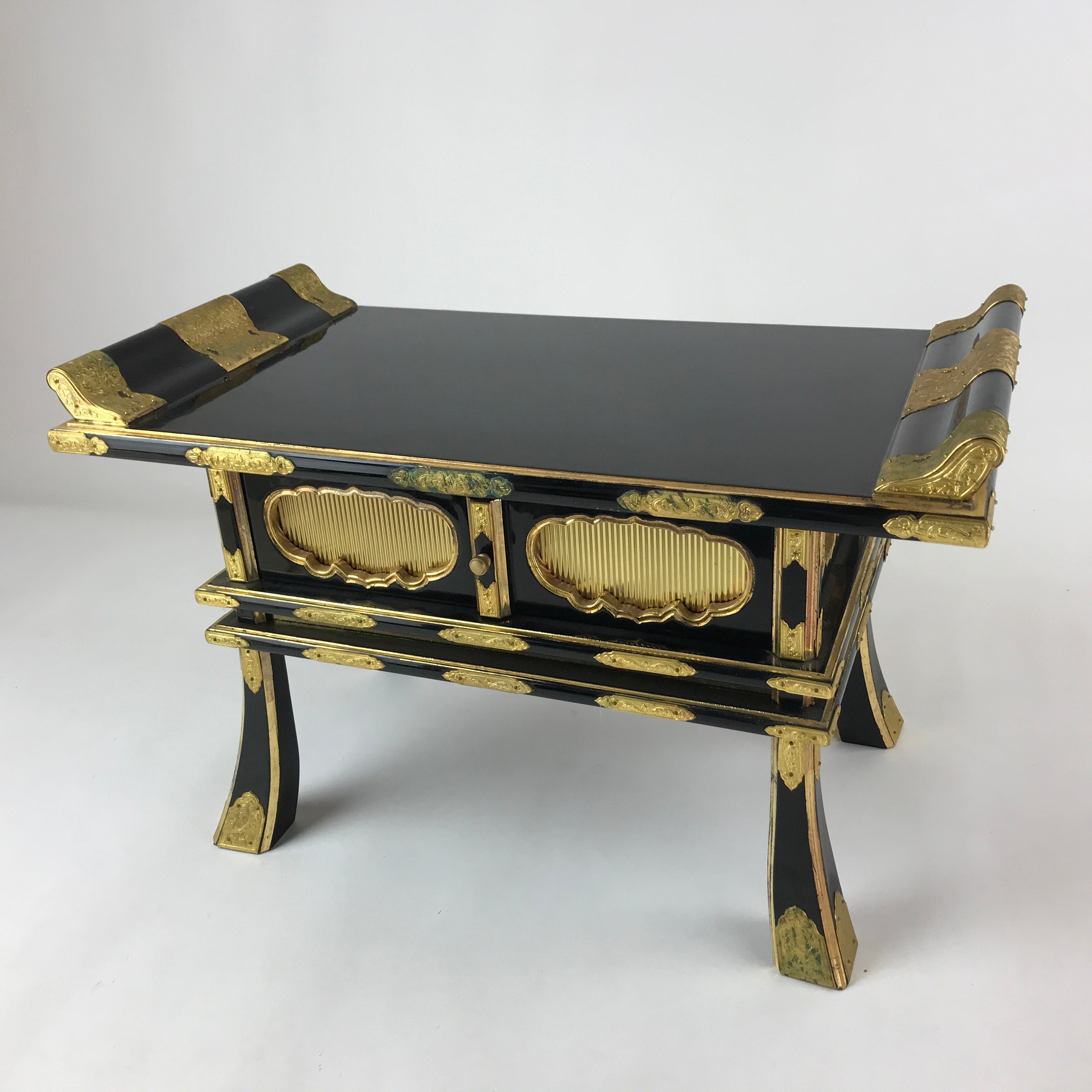 Japanese Buddhist Altar Fitting Lacquer Kyozukue Offering Table Black Gold BA220