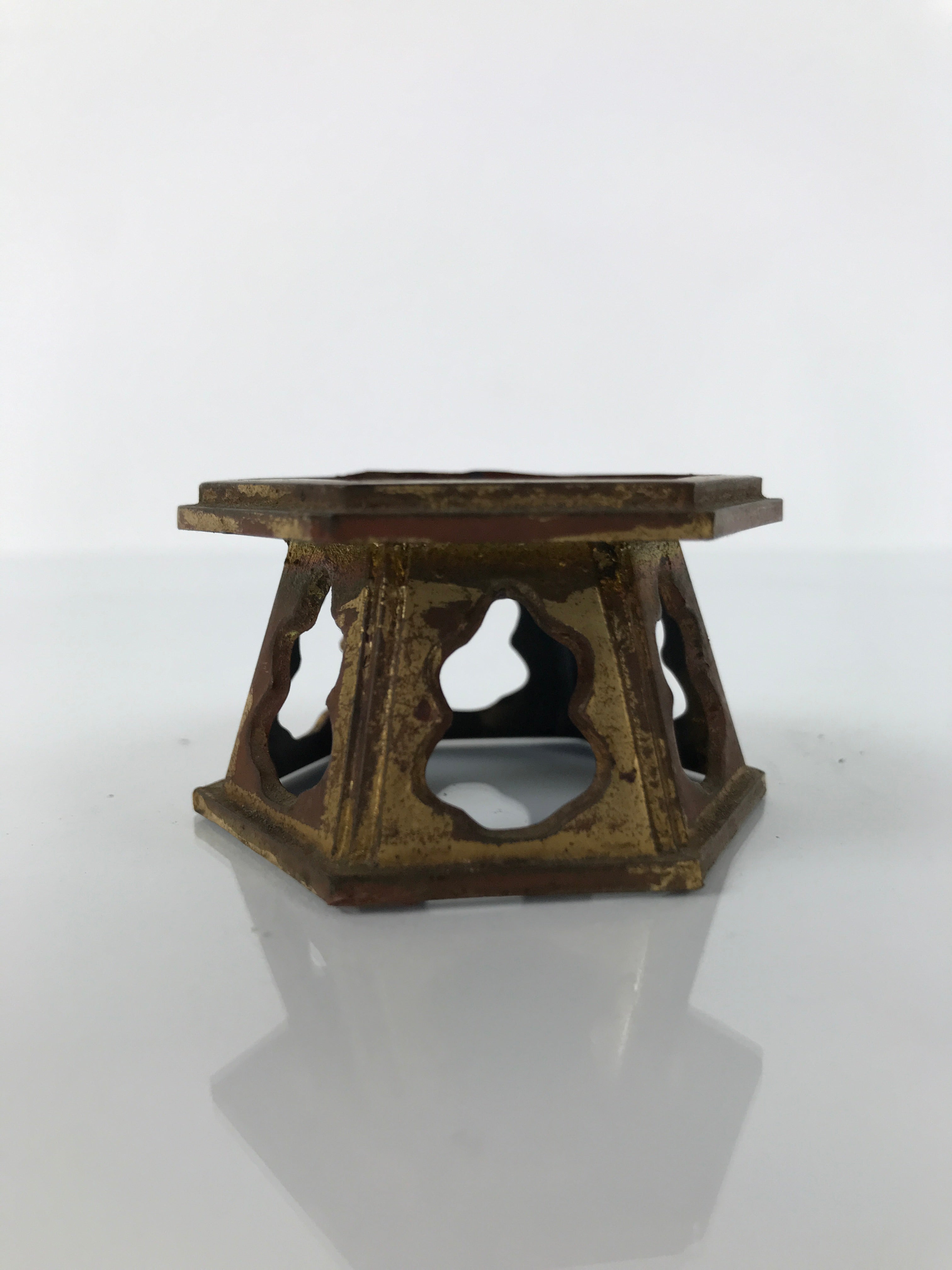 Japanese Buddhist Altar Fitting Offering Cup Stand Bukki Butsugu Gold Red BA736