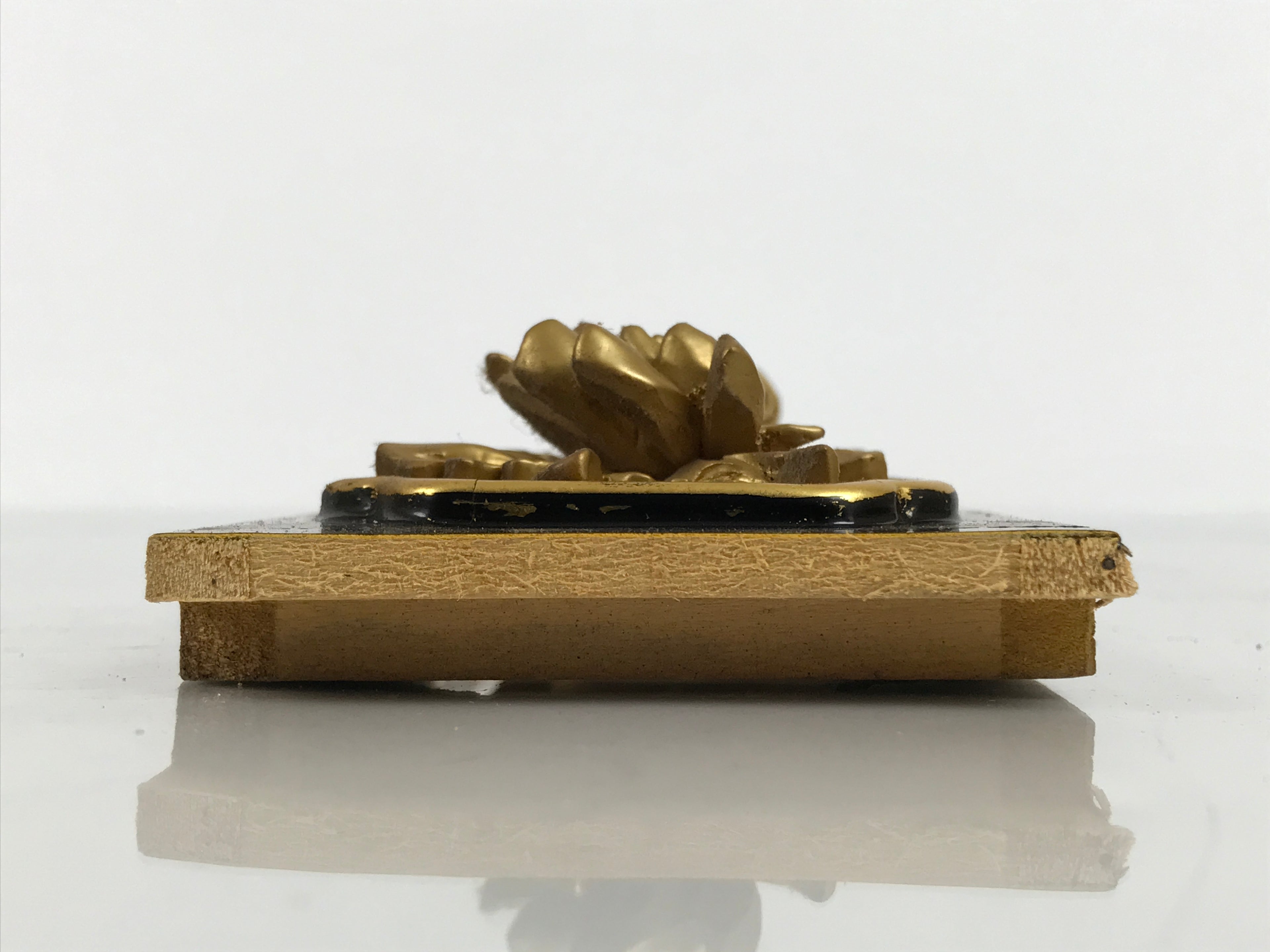 Japanese Buddhist Altar Lacquer Wood Chrysanthemum Butsudan Spare Part Gold BP4