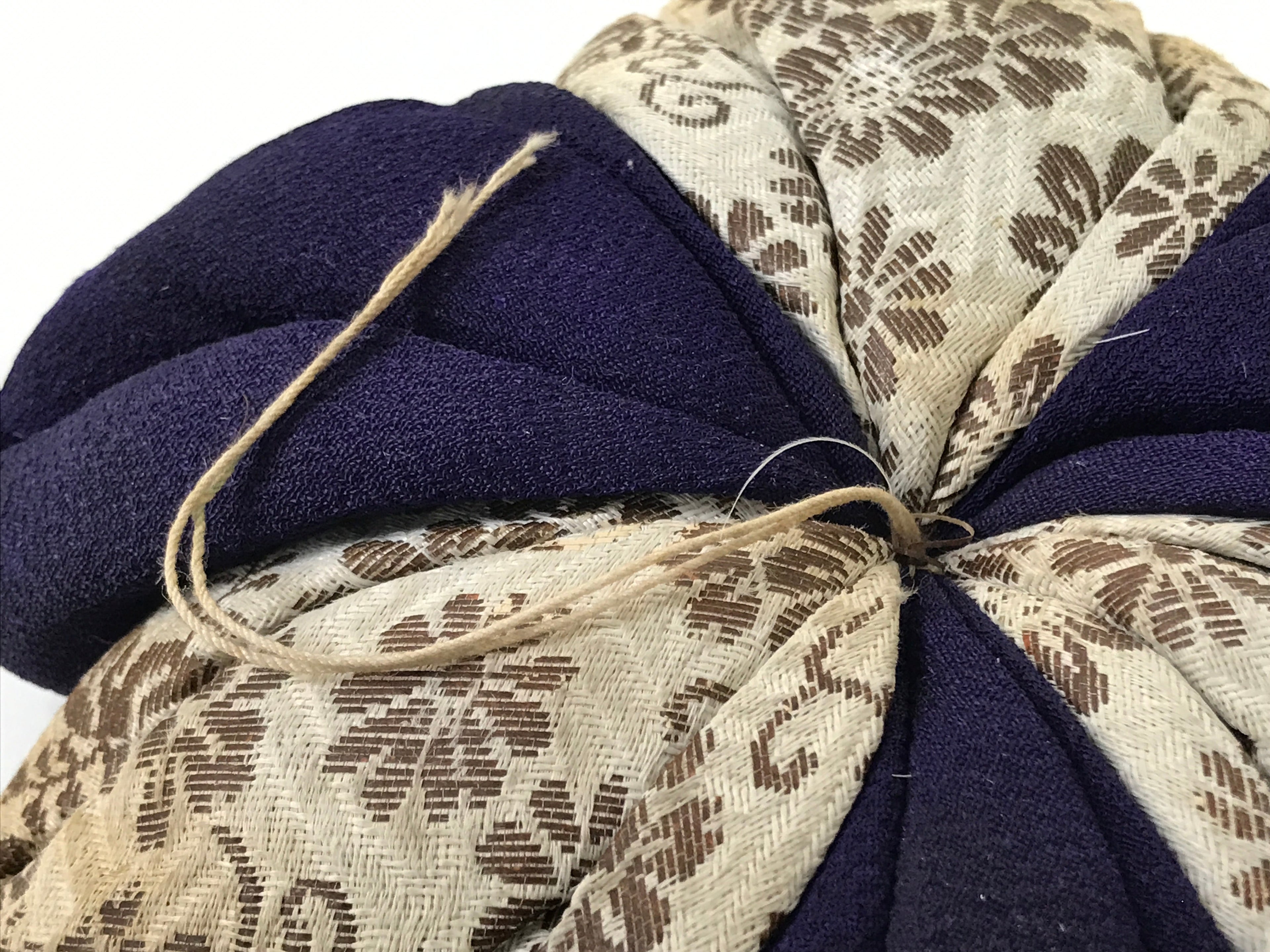 Japanese Buddhist Altar Orin Bell Singing Bowl Fabric Pillow Vtg Purple BA538