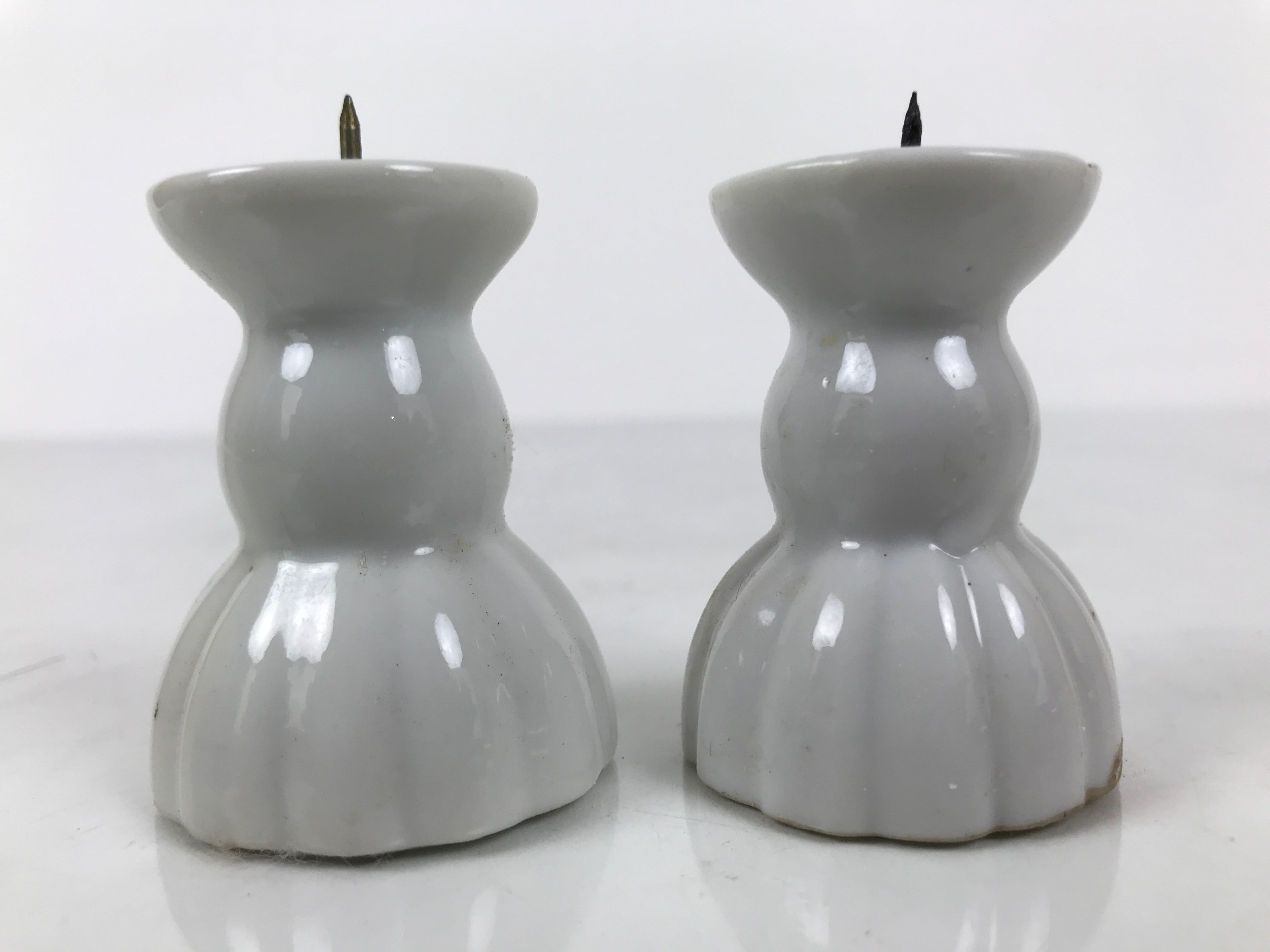 Japanese Buddhist Altar Porcelain Candle Stand 2pcs Shokudai Simple White BA827