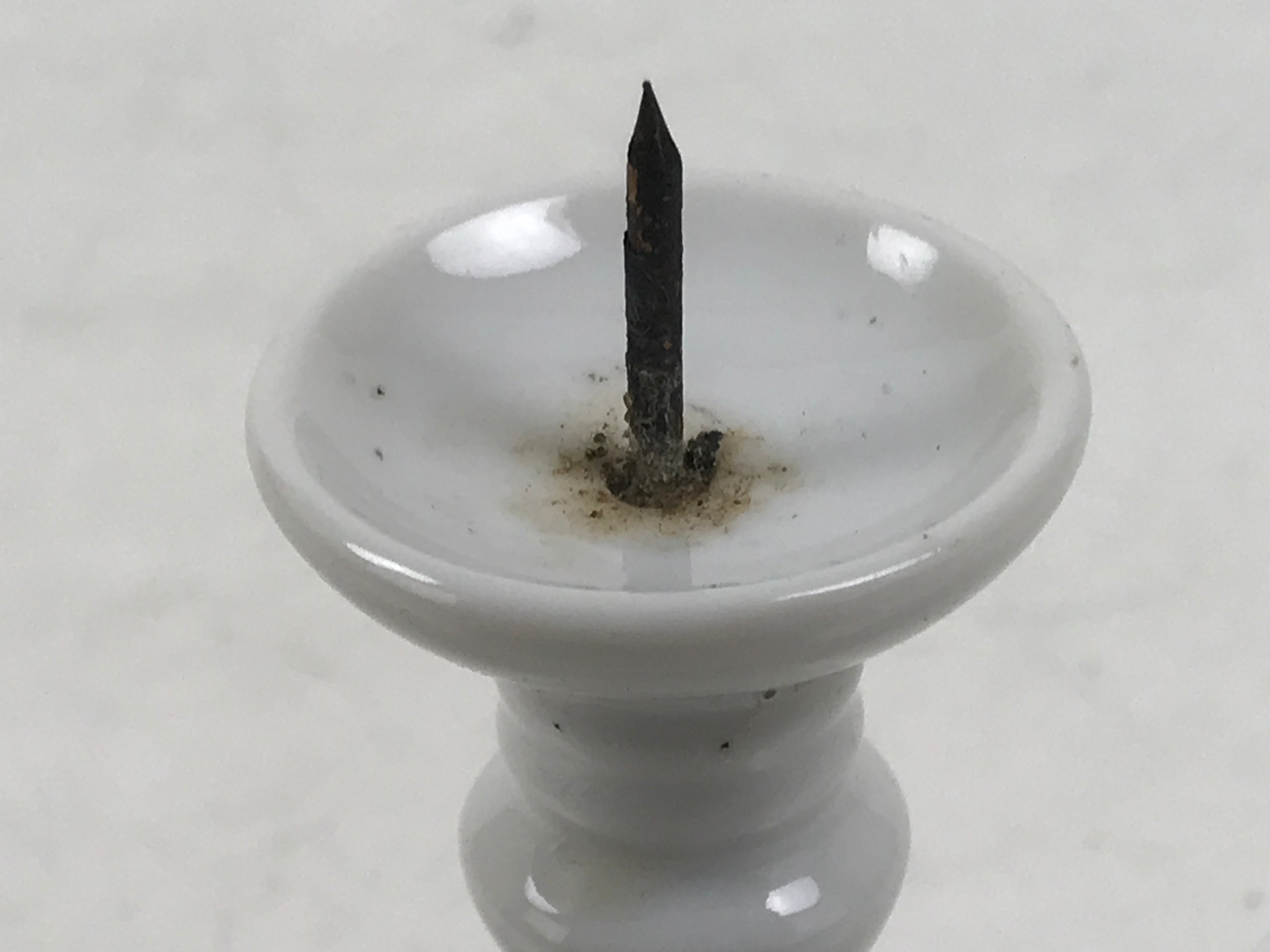 Japanese Buddhist Altar Porcelain Candle Stand Vtg Shokudai Simple White BA657