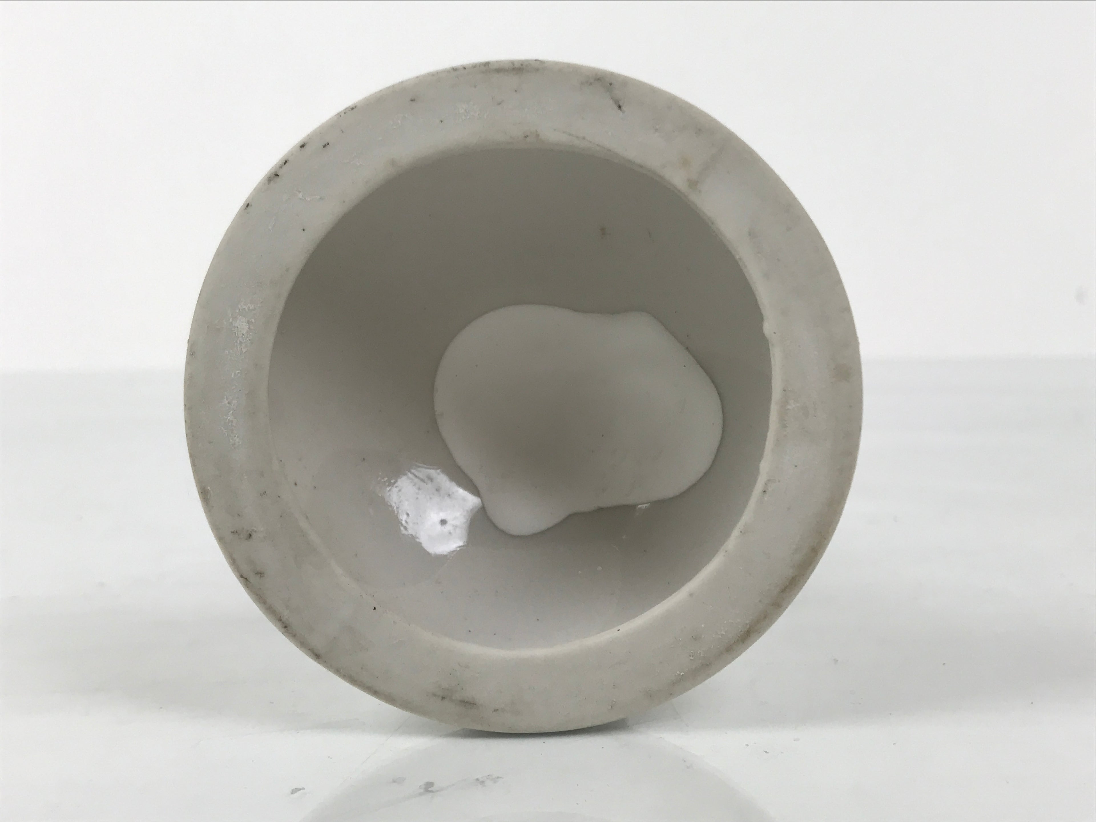 Japanese Buddhist Altar Porcelain Candle Stand Vtg Shokudai Simple White BA792