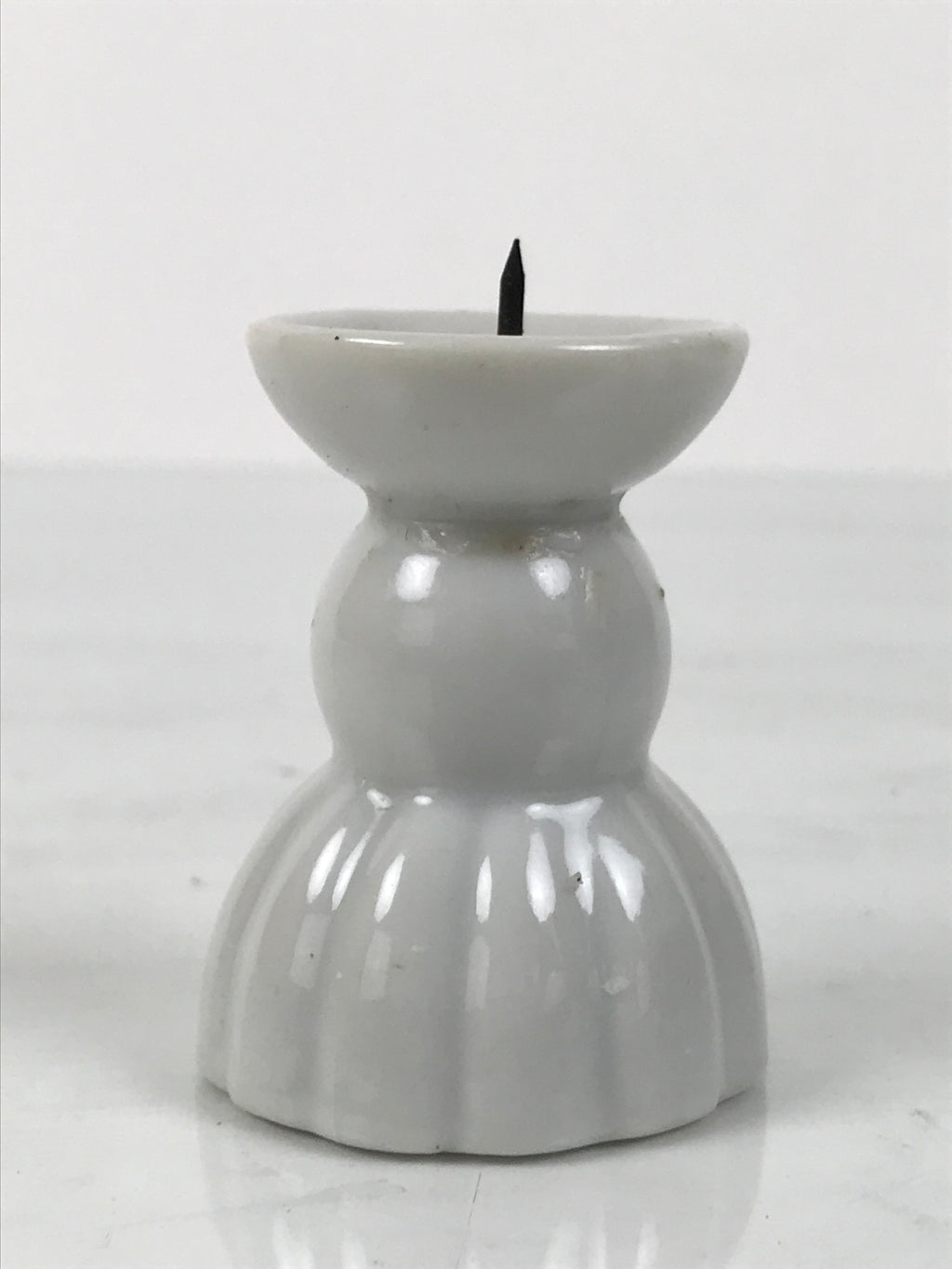 Japanese Buddhist Altar Porcelain Candle Stand Vtg Shokudai Simple White BA794
