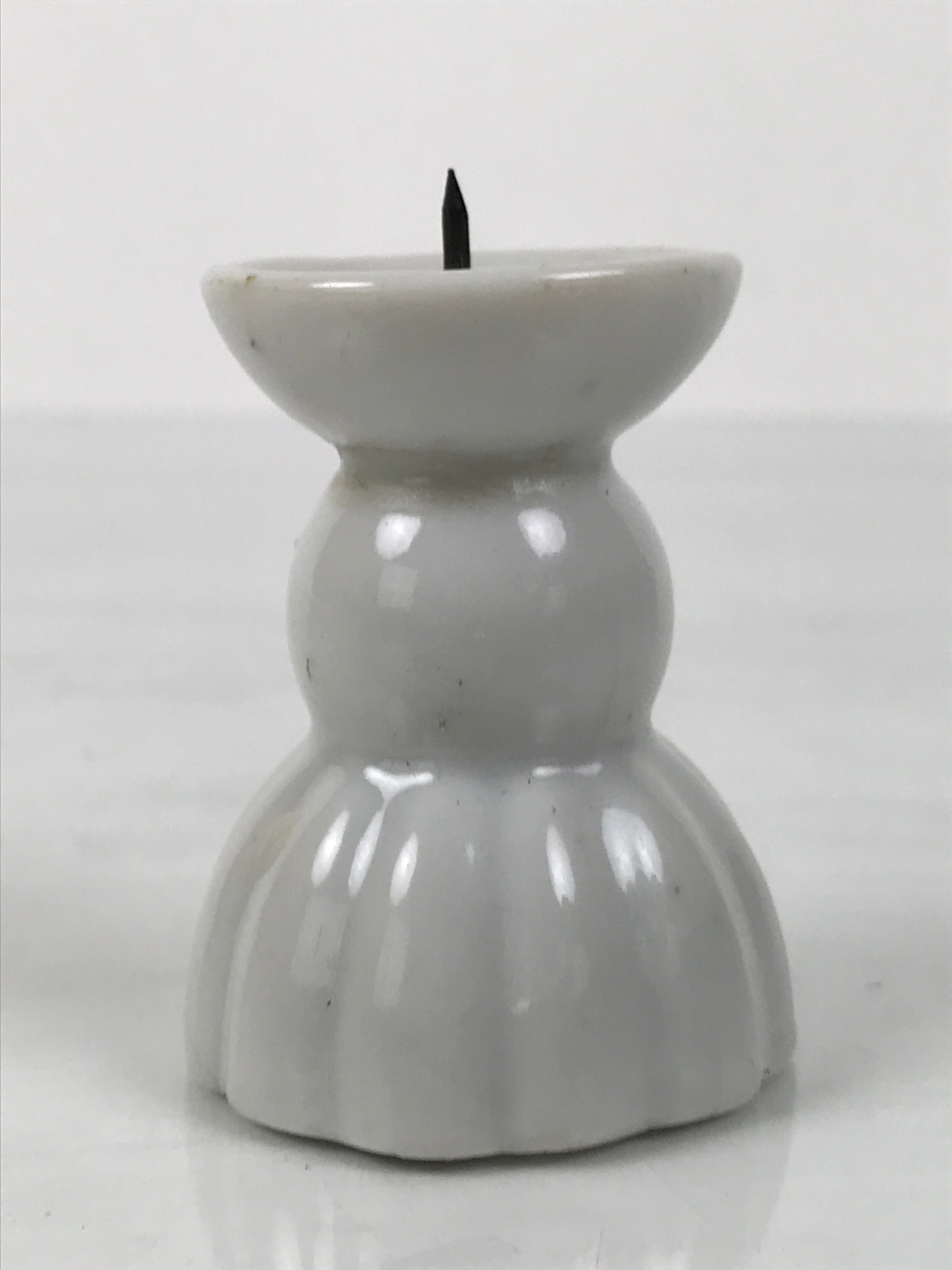 Japanese Buddhist Altar Porcelain Candle Stand Vtg Shokudai Simple White BA794