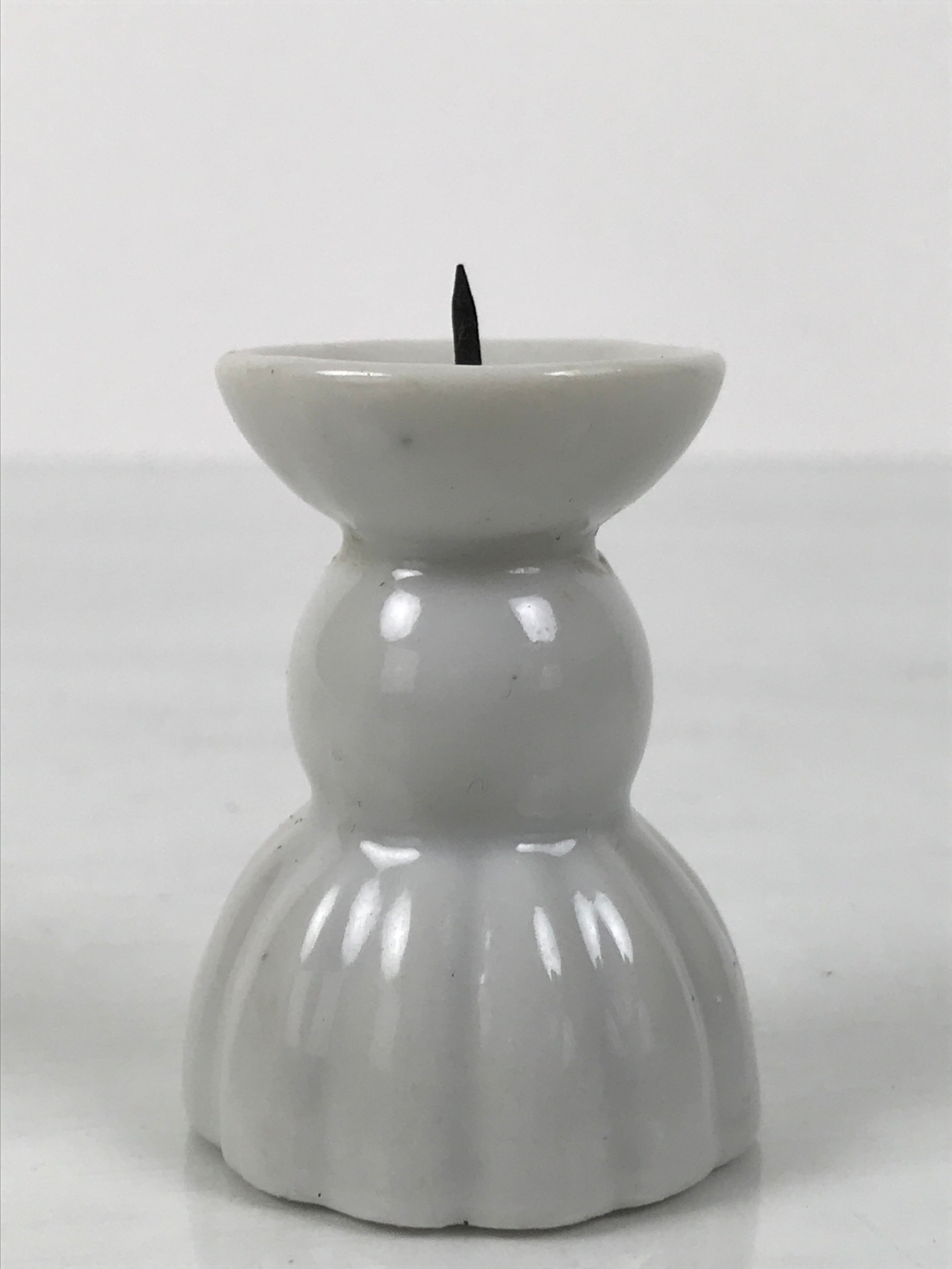 Japanese Buddhist Altar Porcelain Candle Stand Vtg Shokudai Simple White BA794