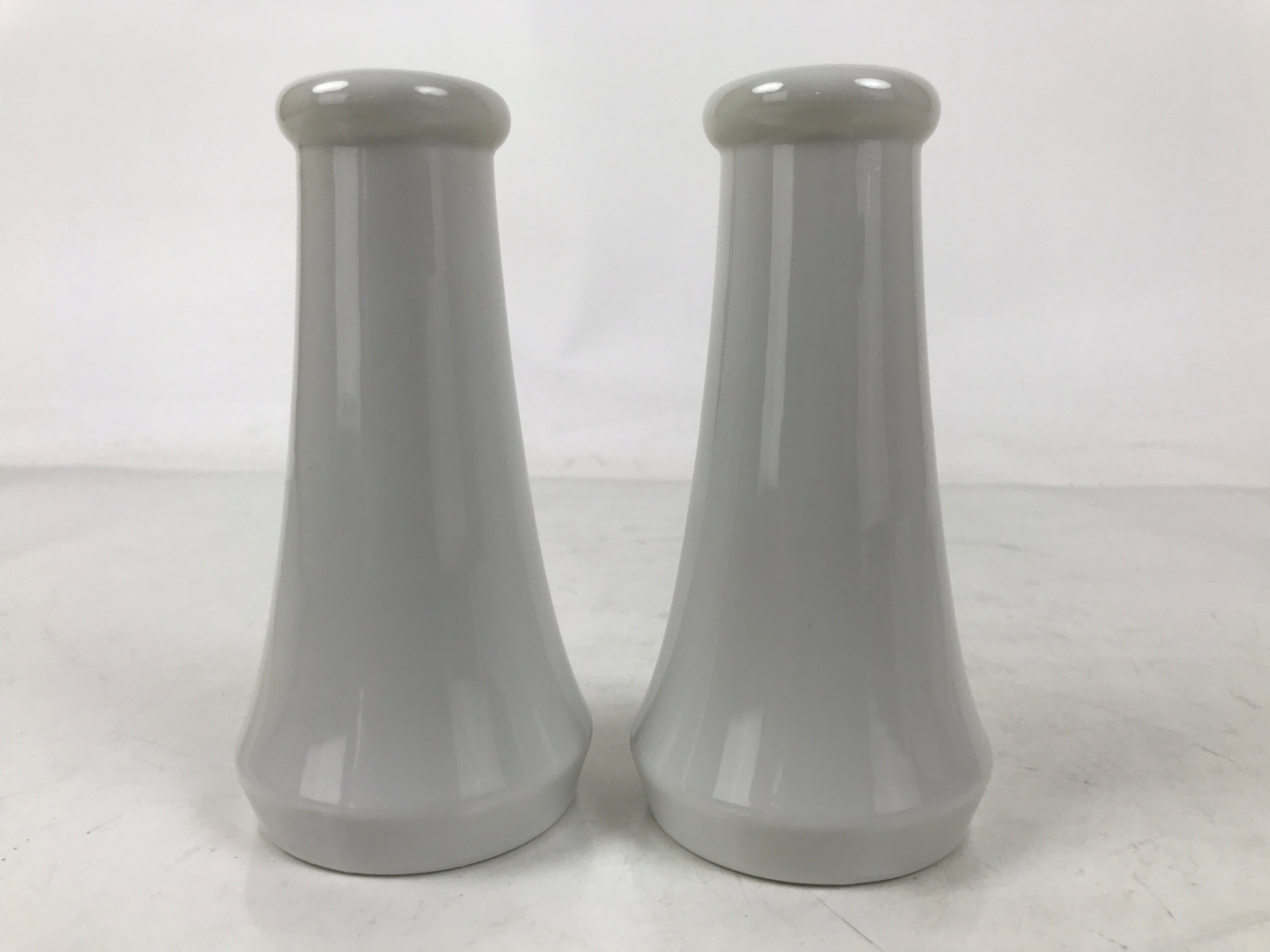 Japanese Buddhist Altar Porcelain Flower Vase Vtg Hanatate Kabin 2pc White BA723