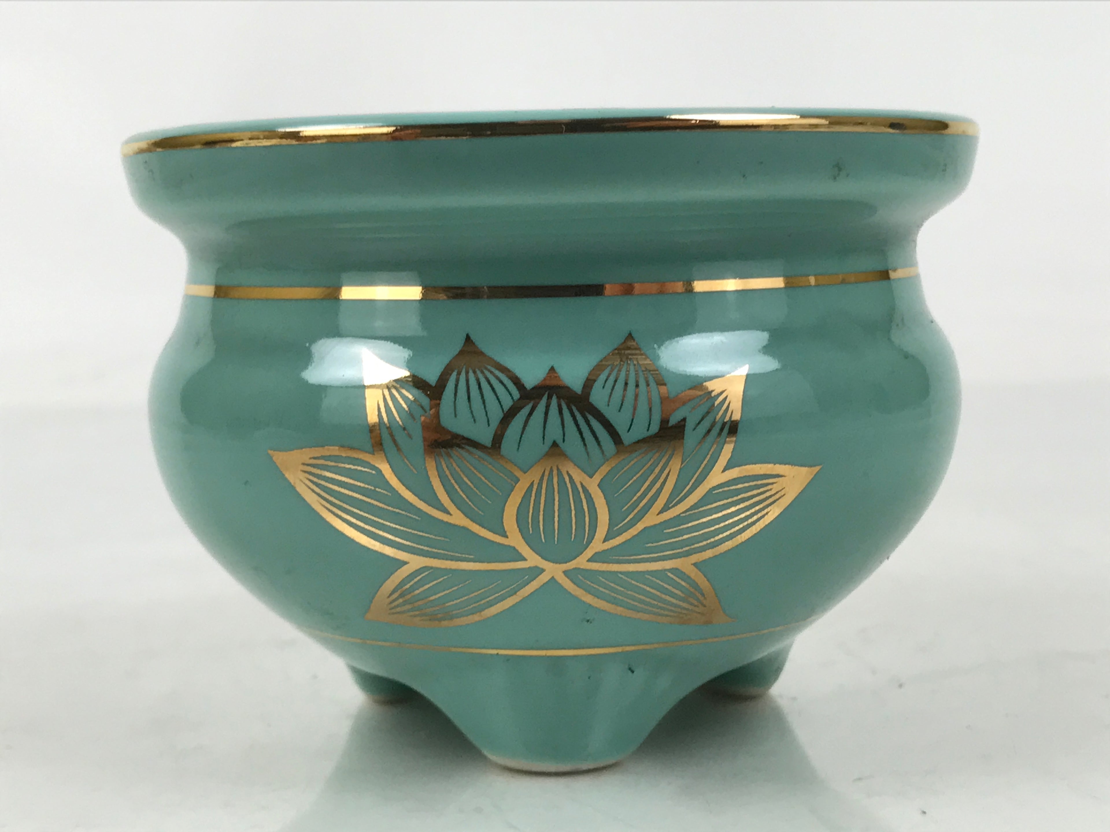 Japanese Buddhist Altar Porcelain Incense Burner Koro Vtg Celadon Lotus BA664