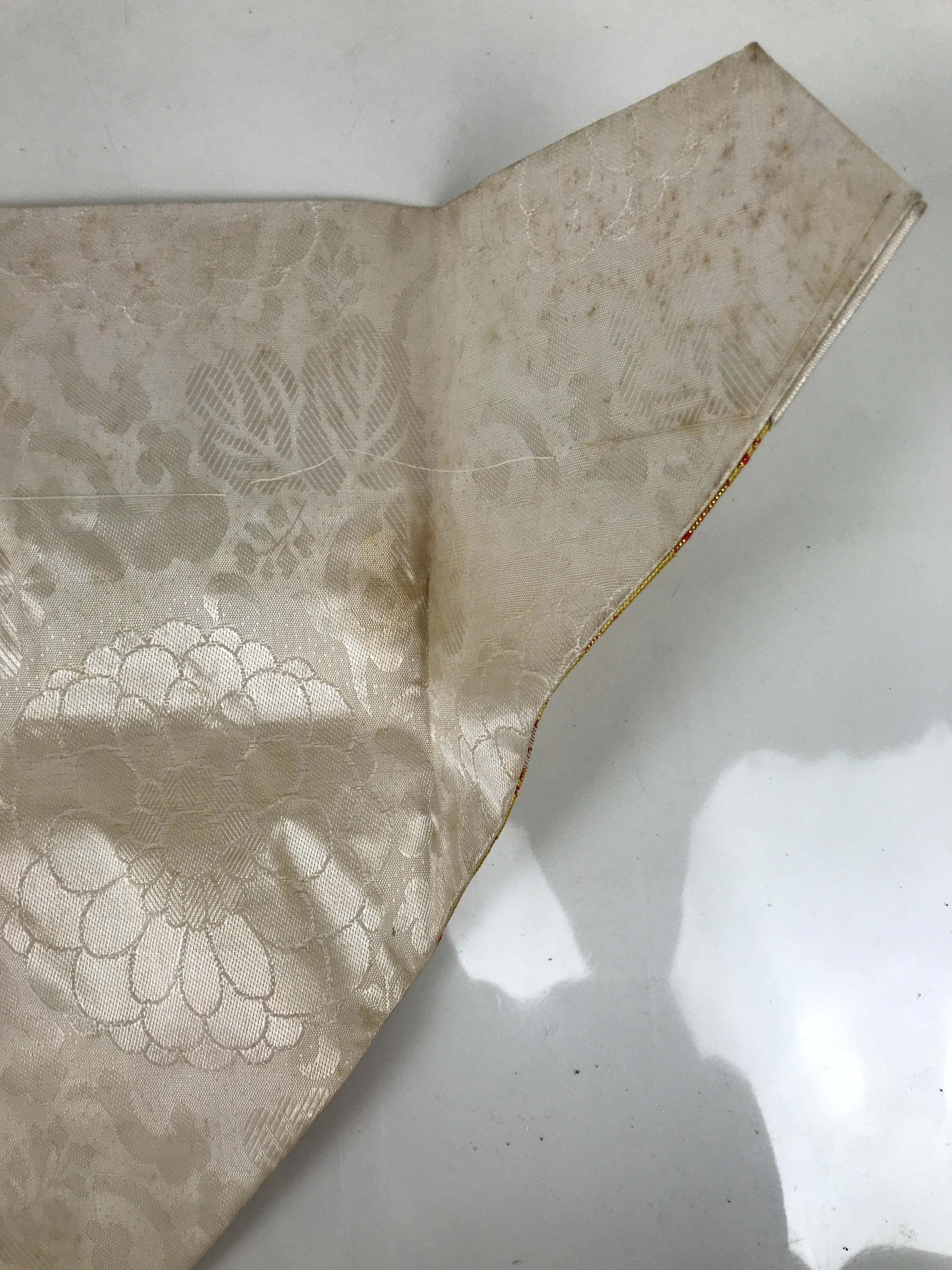 Japanese Buddhist Altar Silk Table Cloth Uchishiki Chrysanthemum Red Gold UC22